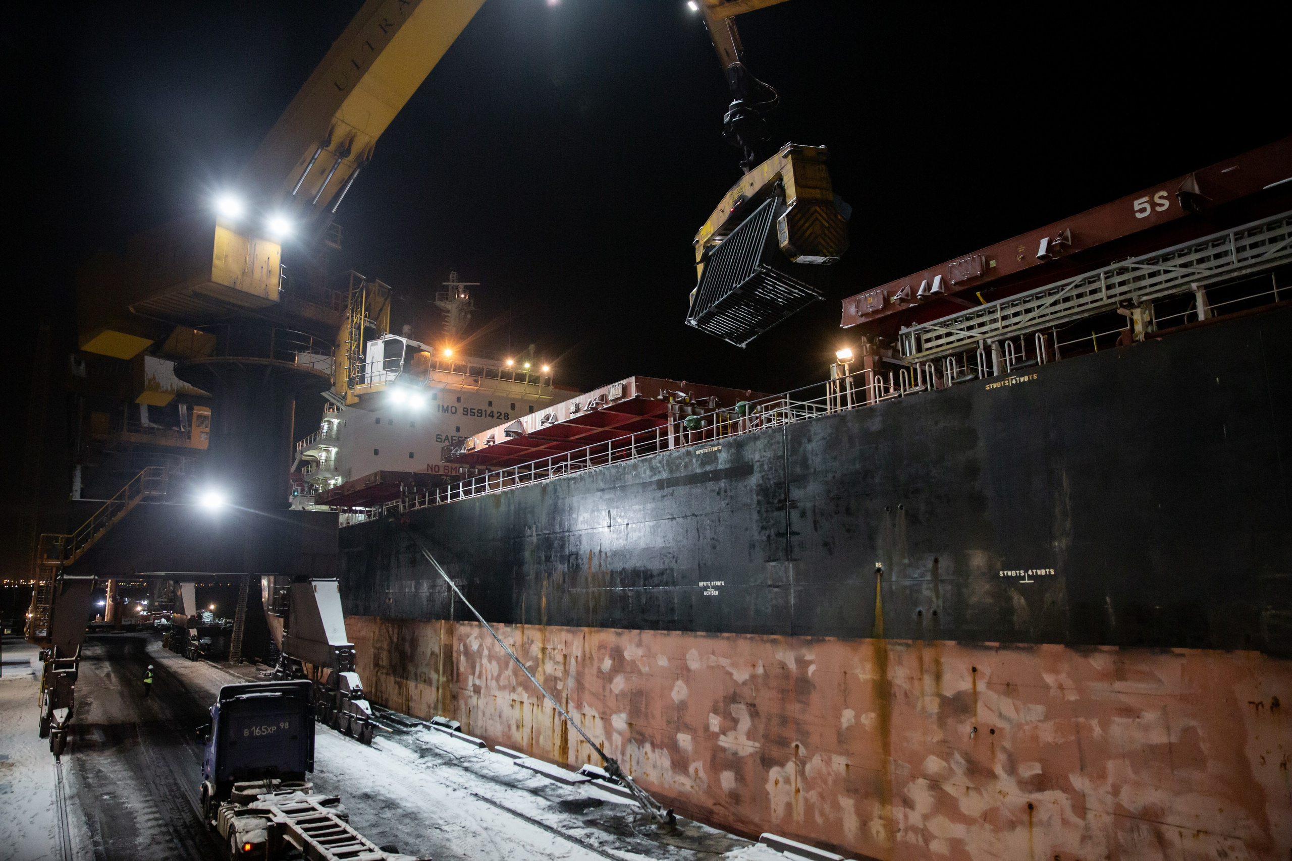 Зимняя разгрузка ULTRAMAR. Снимаю съемки