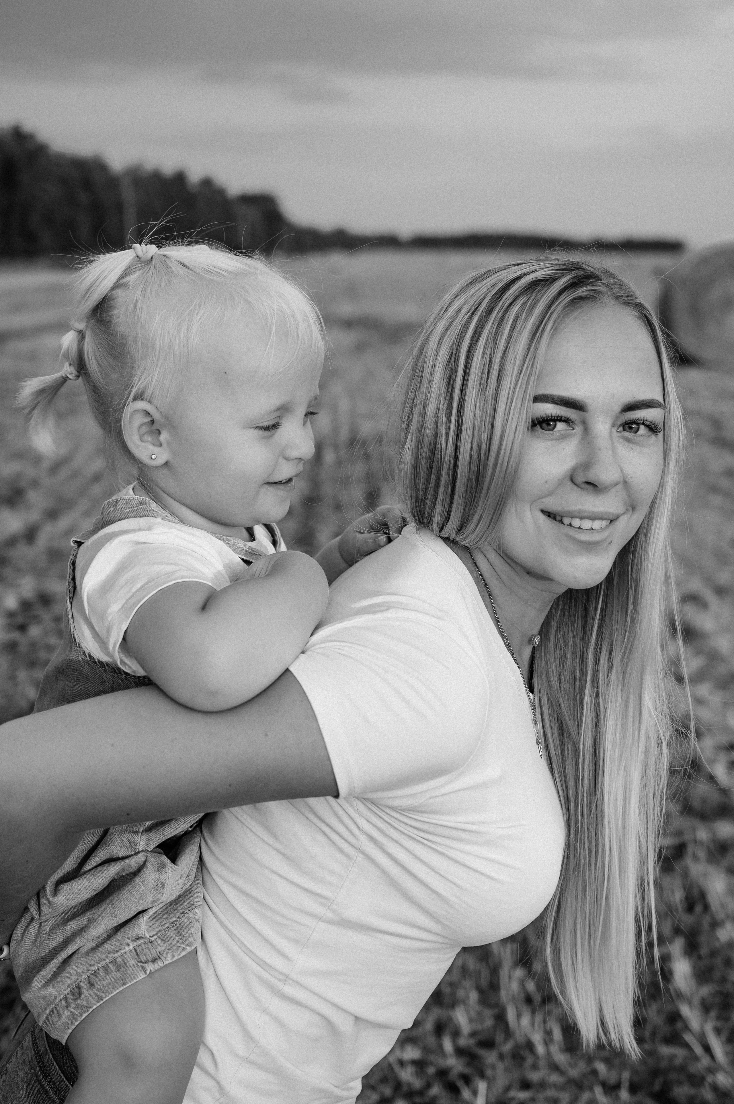 Алина и Лера. Фотограф Мария Строгонова