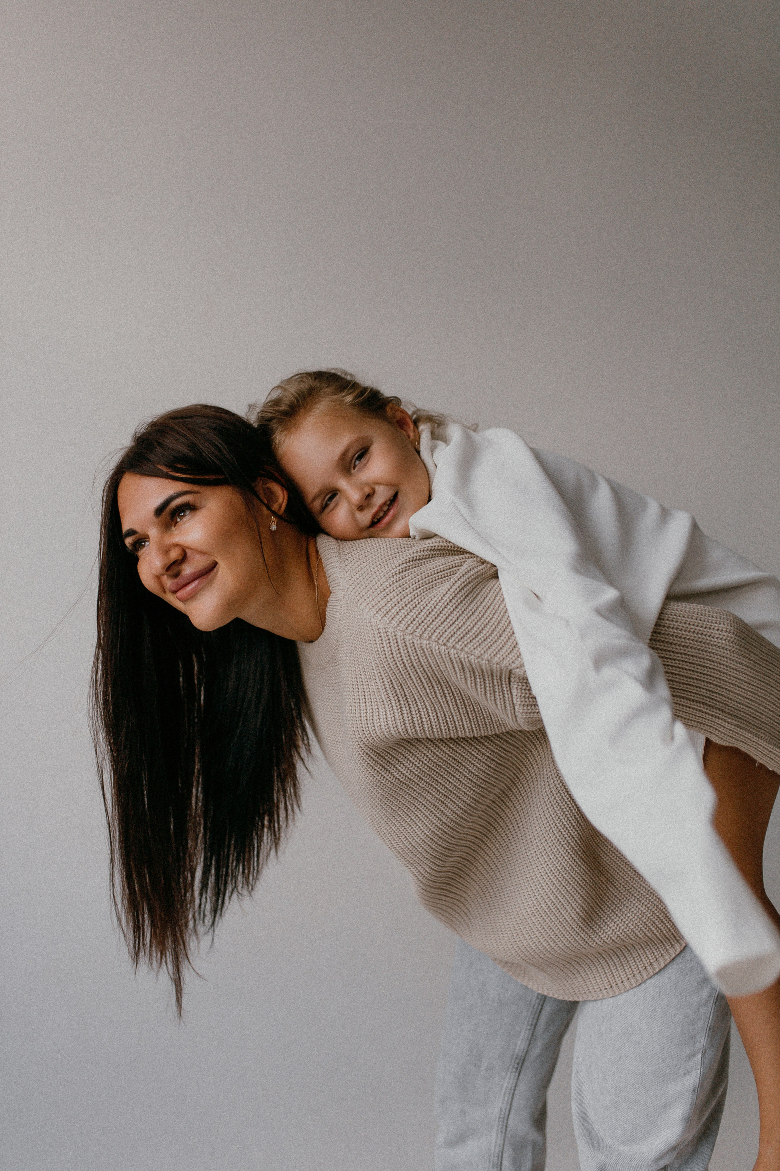 Есения и мама. Семейный фотограф Губкин/Старый Оскол