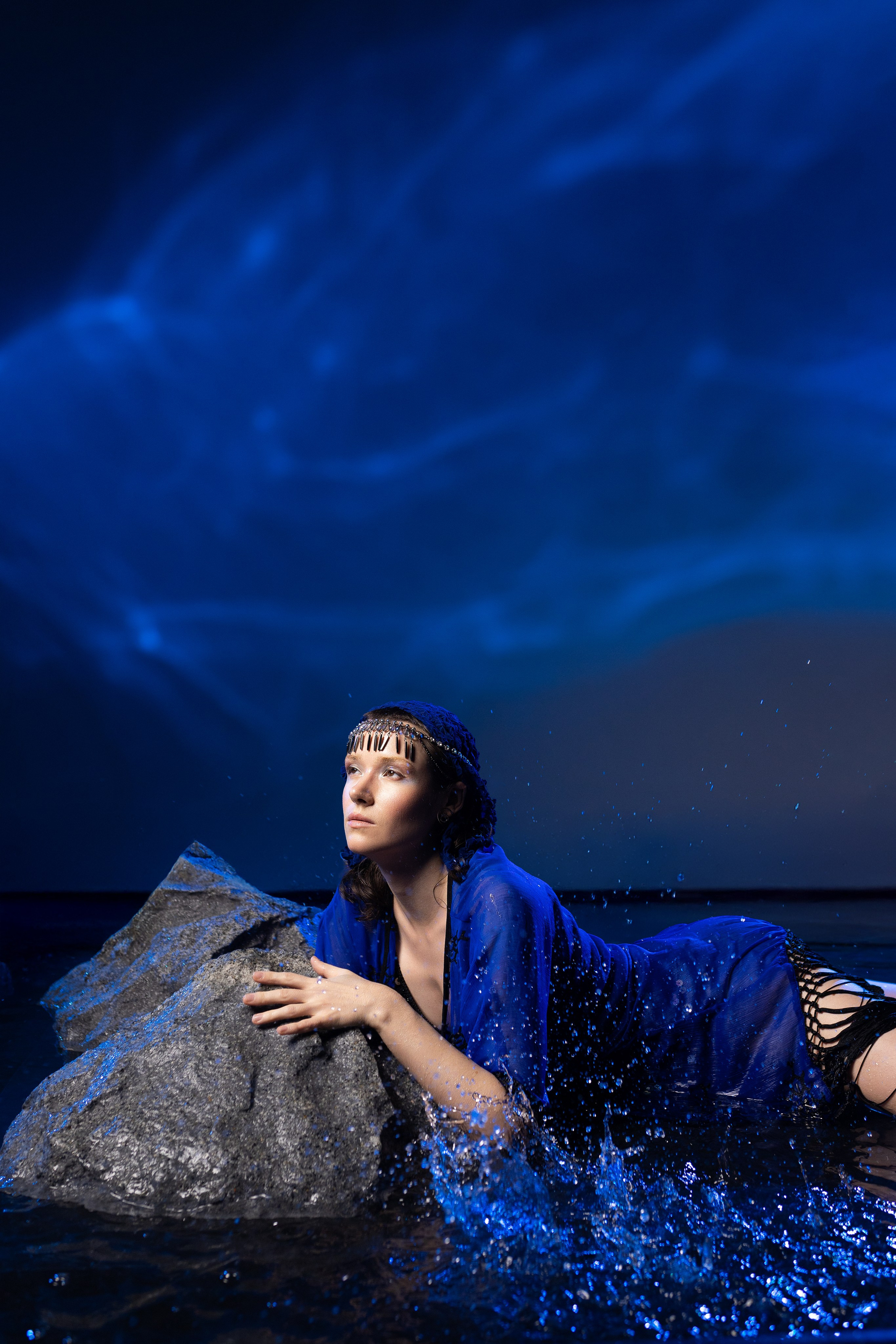 Цветной свет и фигуры. Фотограф Минск