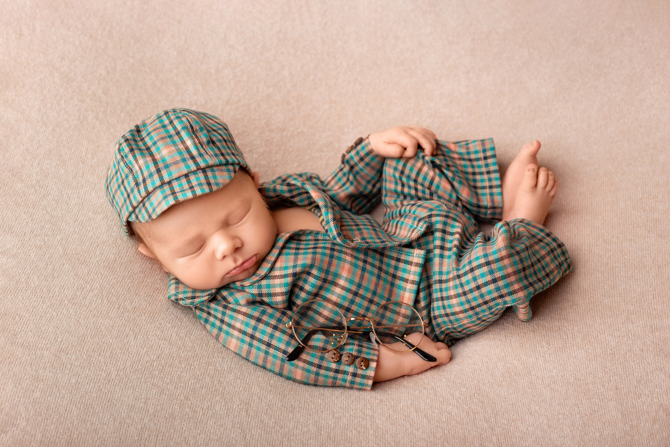 Только малыш. Фотограф новорожденных и детский фотограф в Радужном Васильева Елена