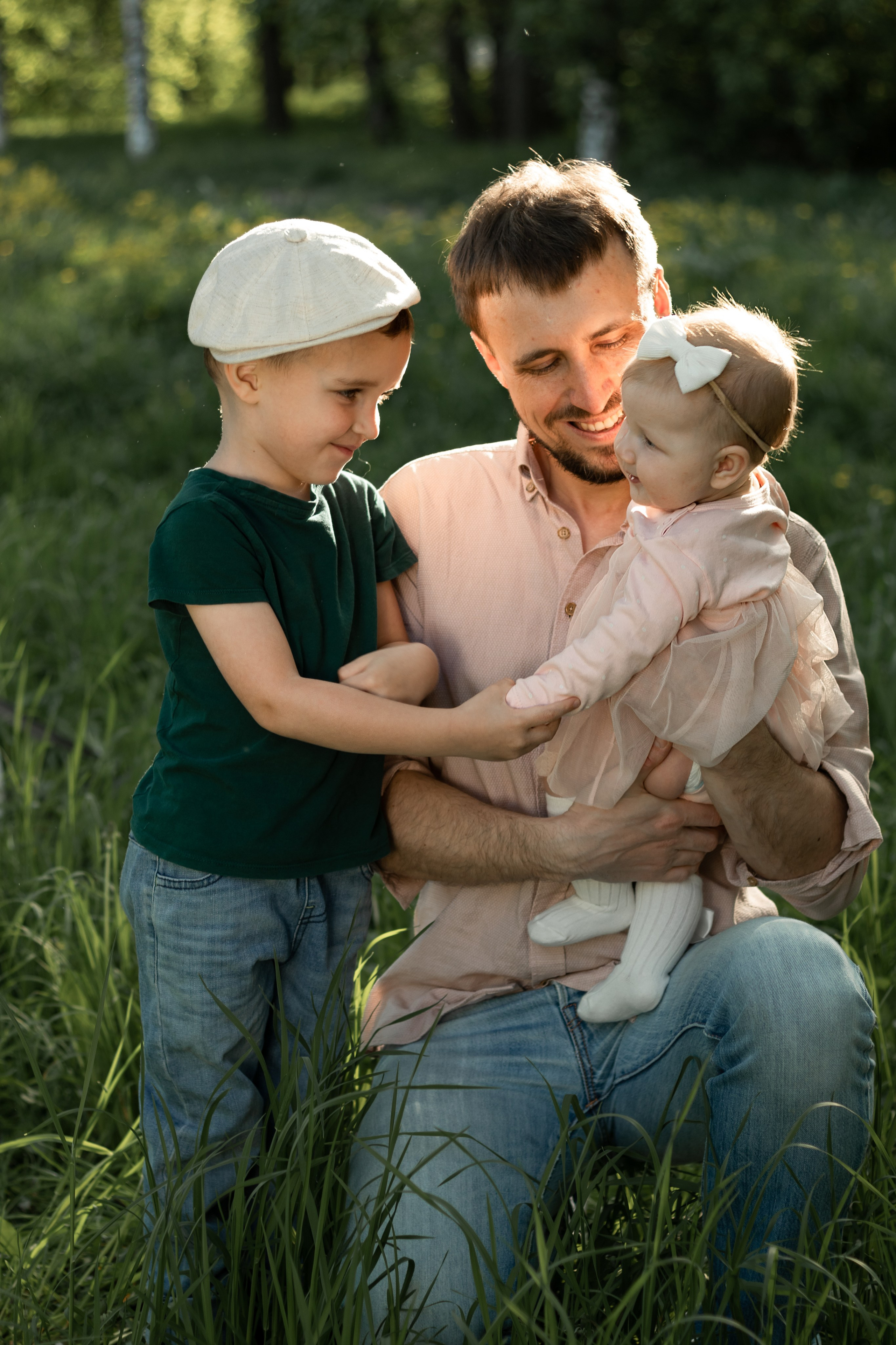 Цветущая майская семья