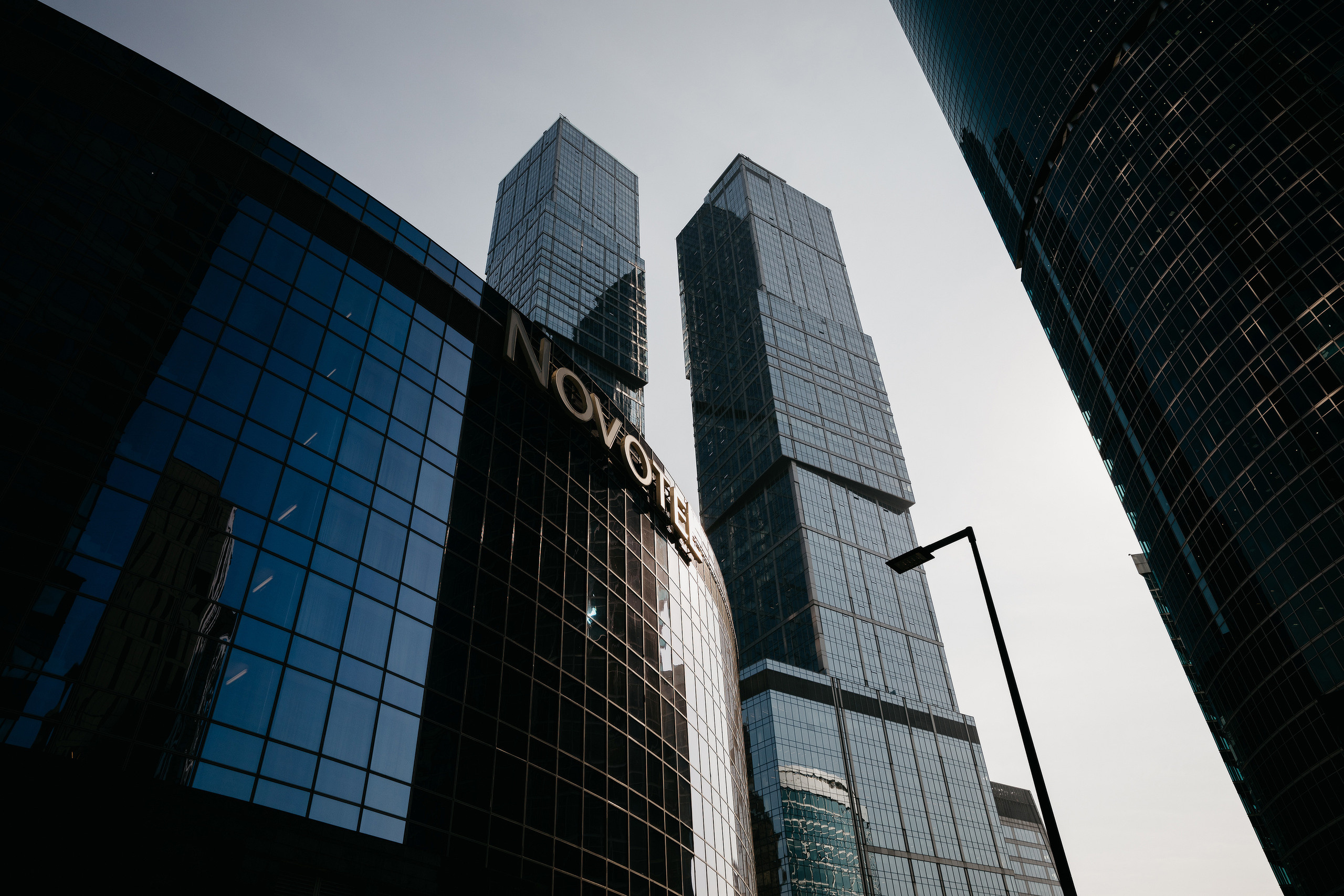 Красотка и брутал. Свадебный фотограф москва