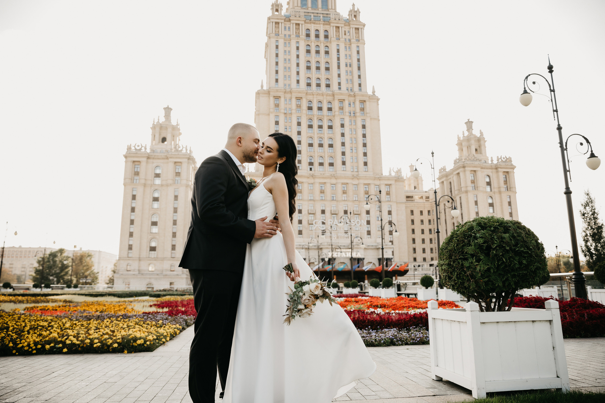 Красотка и брутал. Свадебный фотограф москва