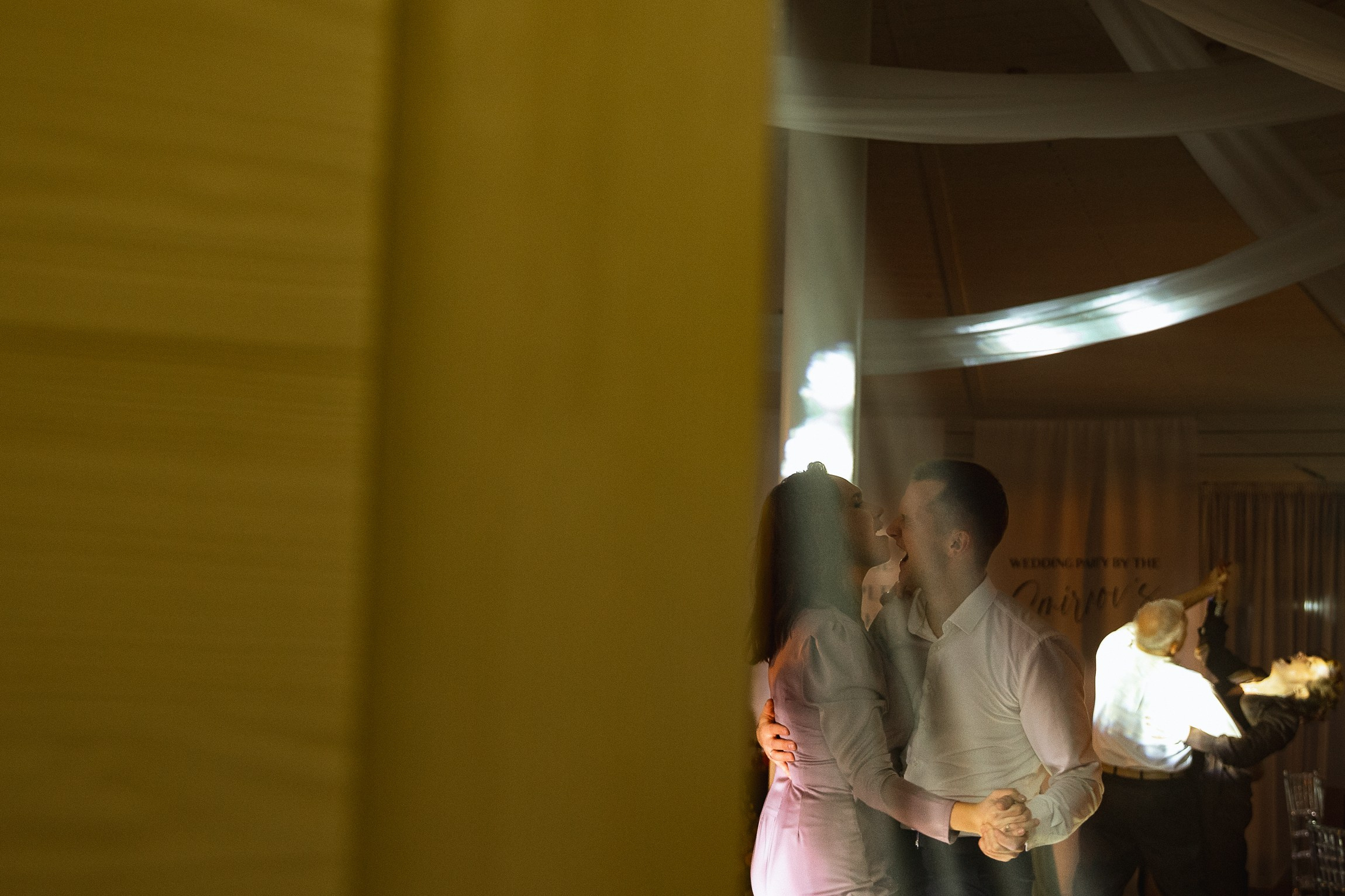 Two people swiped right. Свадебный фотограф Ярославль, Рыбинск