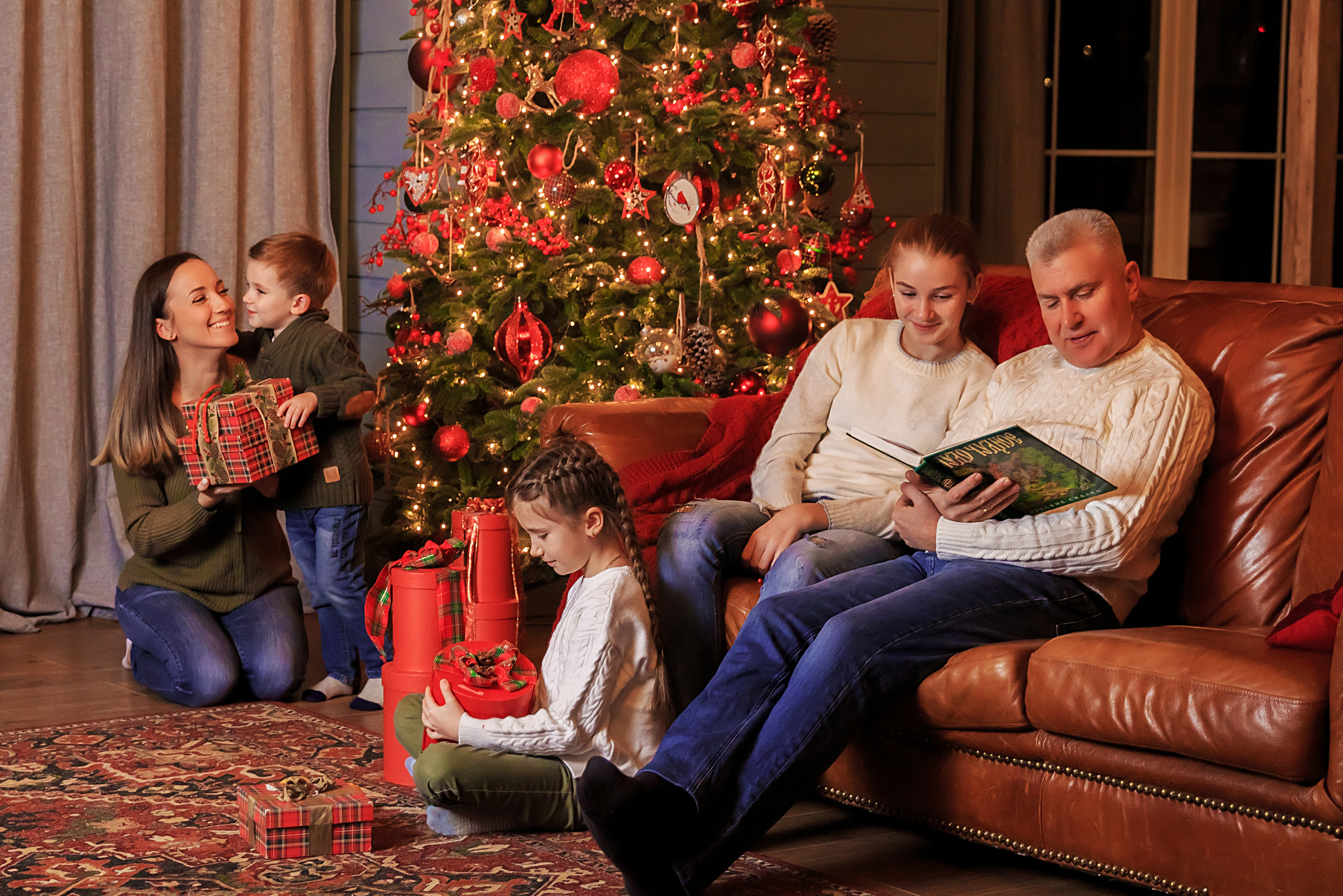 Новогодняя фотосессия 2025 в Москве. Интерьеры, Контент, Портреты | Фотограф в Москве Дани Терно