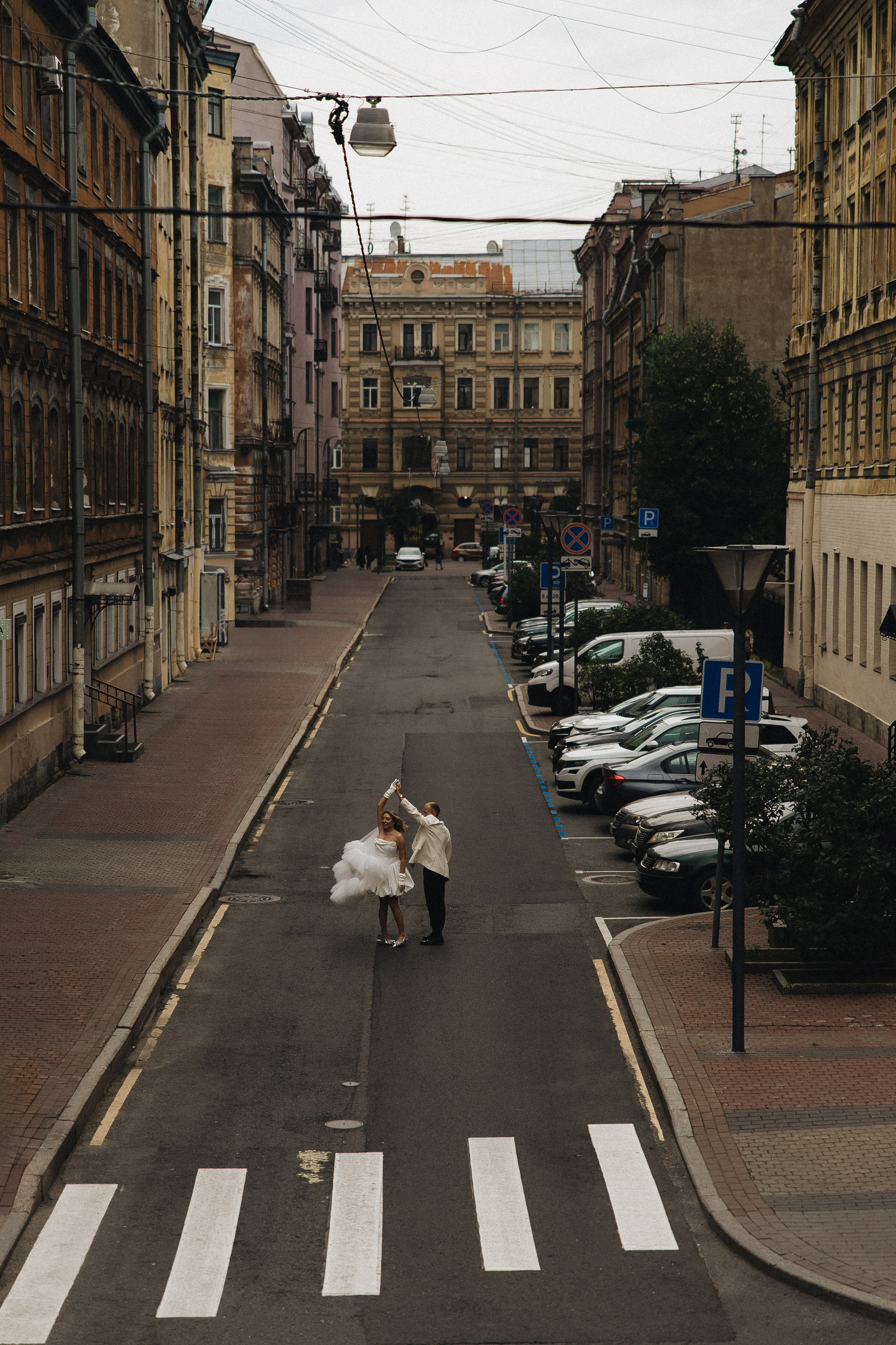 Когда я впервые увидел тебя, этот смех, ты мне напомнила по-моему сразу всех. Свадебный фотограф в Санкт-Петербурге Баженова Алина