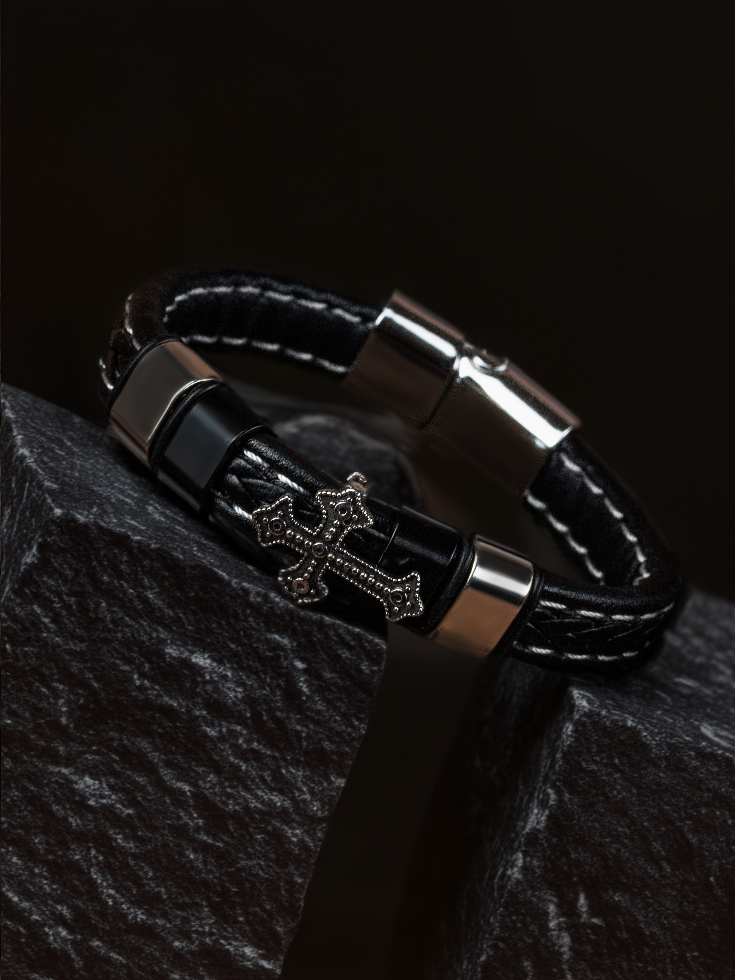 Фотосъемка браслетов с заменой фона, нанесение инфографики. Олейник Денис — предметный фотограф, фотограф для маркетплейсов в Казани