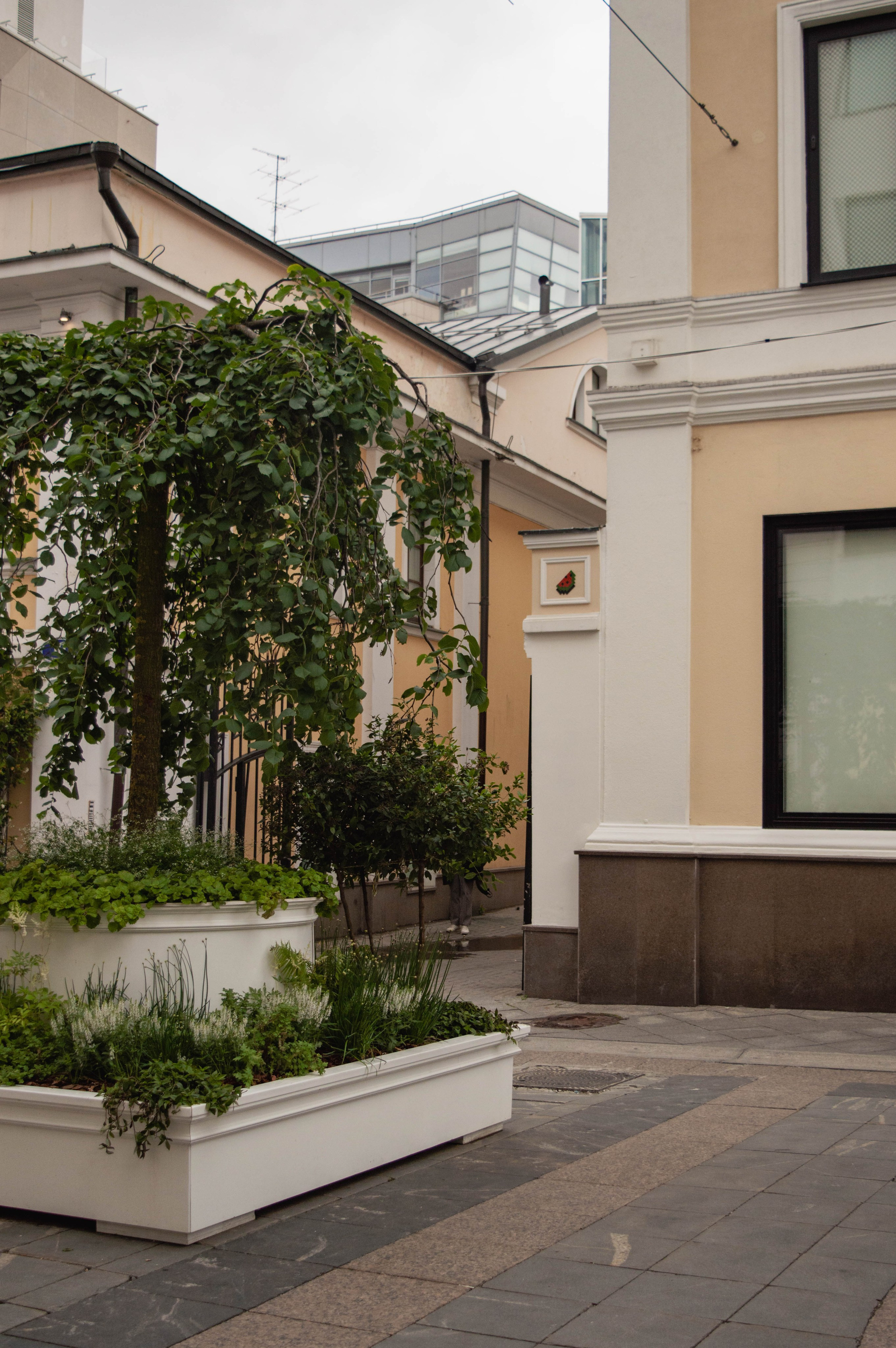 Типология «Стикербомбинг в городе». Фотограф Анастасия Лощакова в Москве