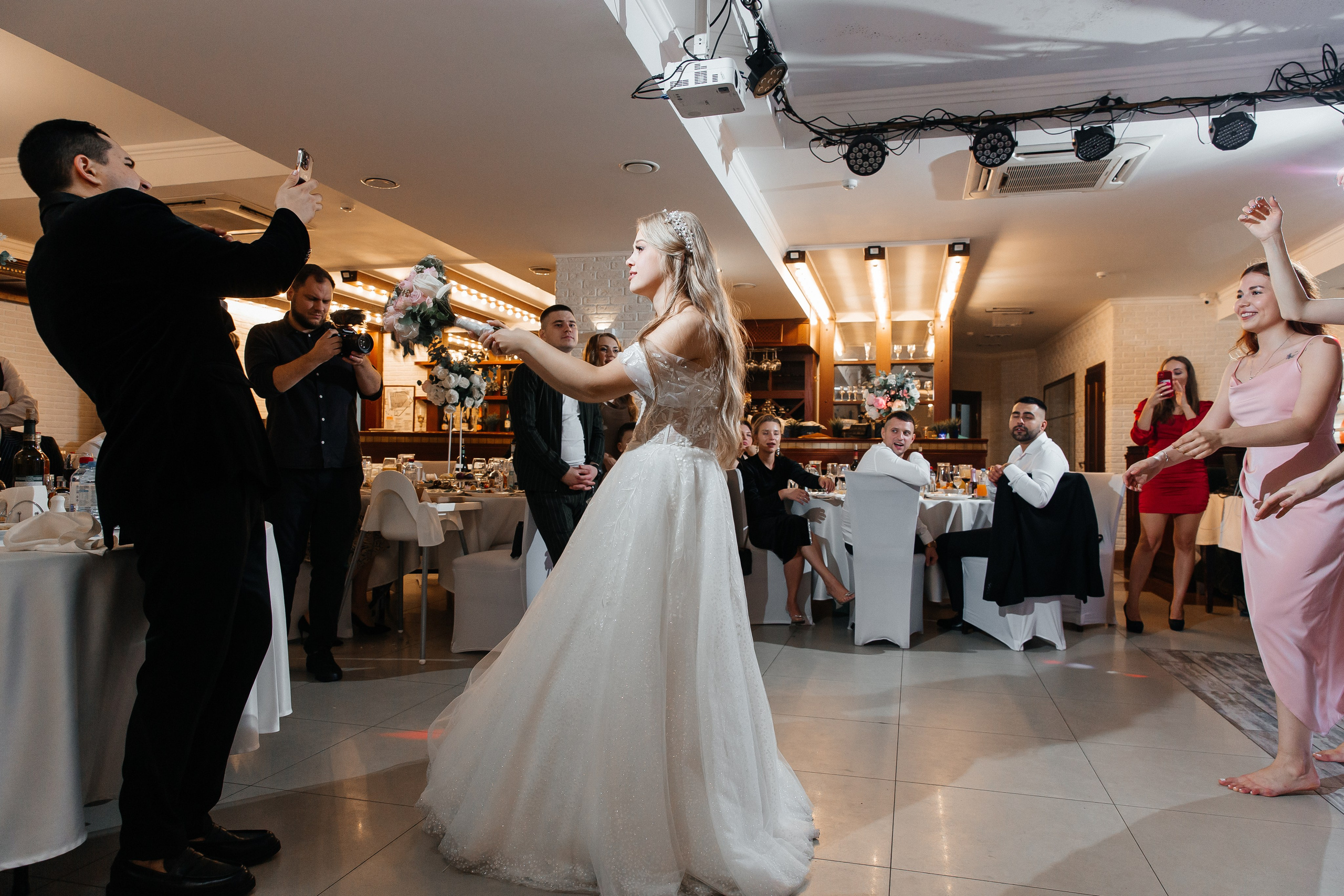 Свадьба Альберта и Алсу — бутик и O2. Свадебный фотограф в Оренбурге Илья Володьков