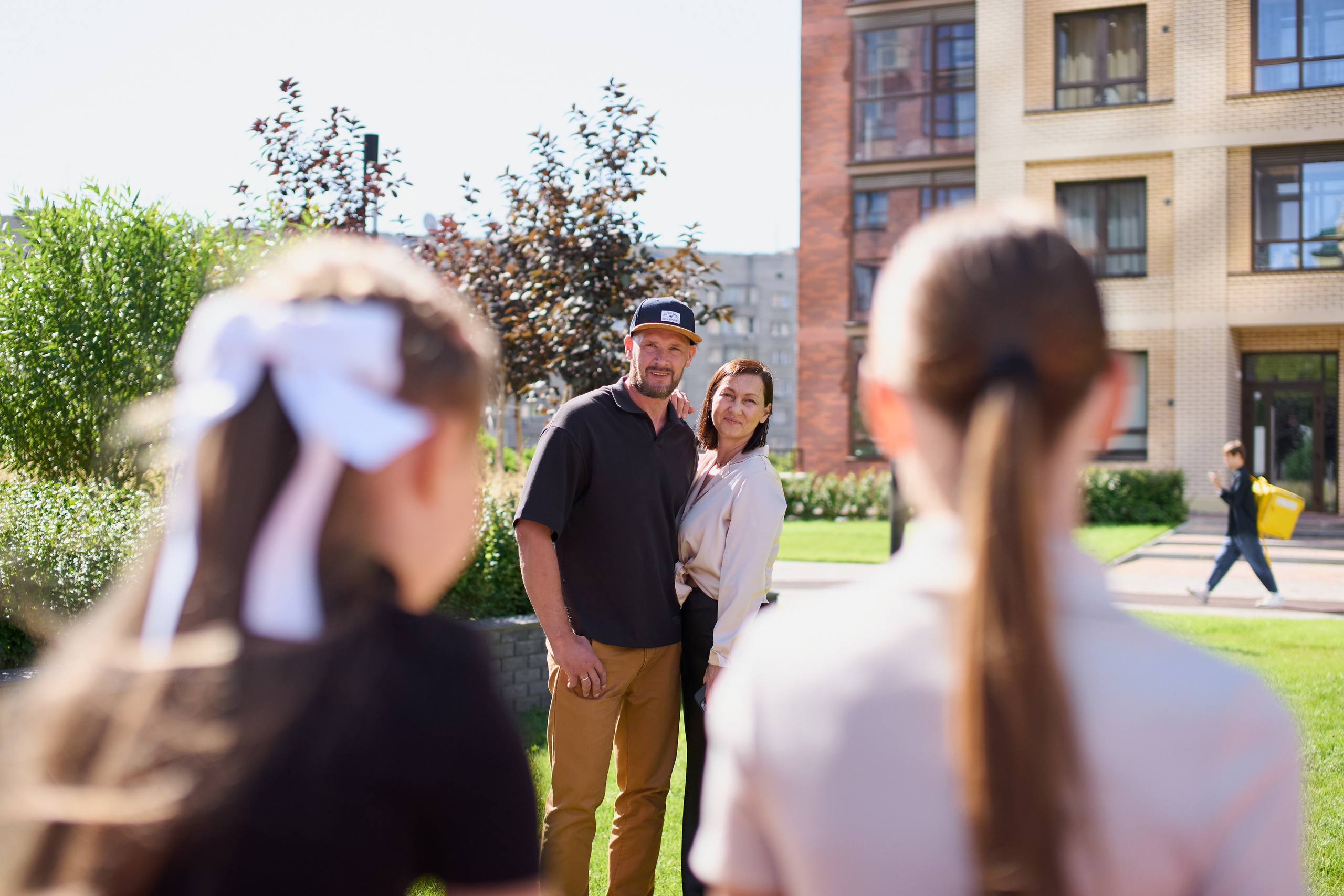 Семейная фотосессия в ЖК Академия для рекламы (Новосибирск). Репортажный и женский фотограф в Новосибирске