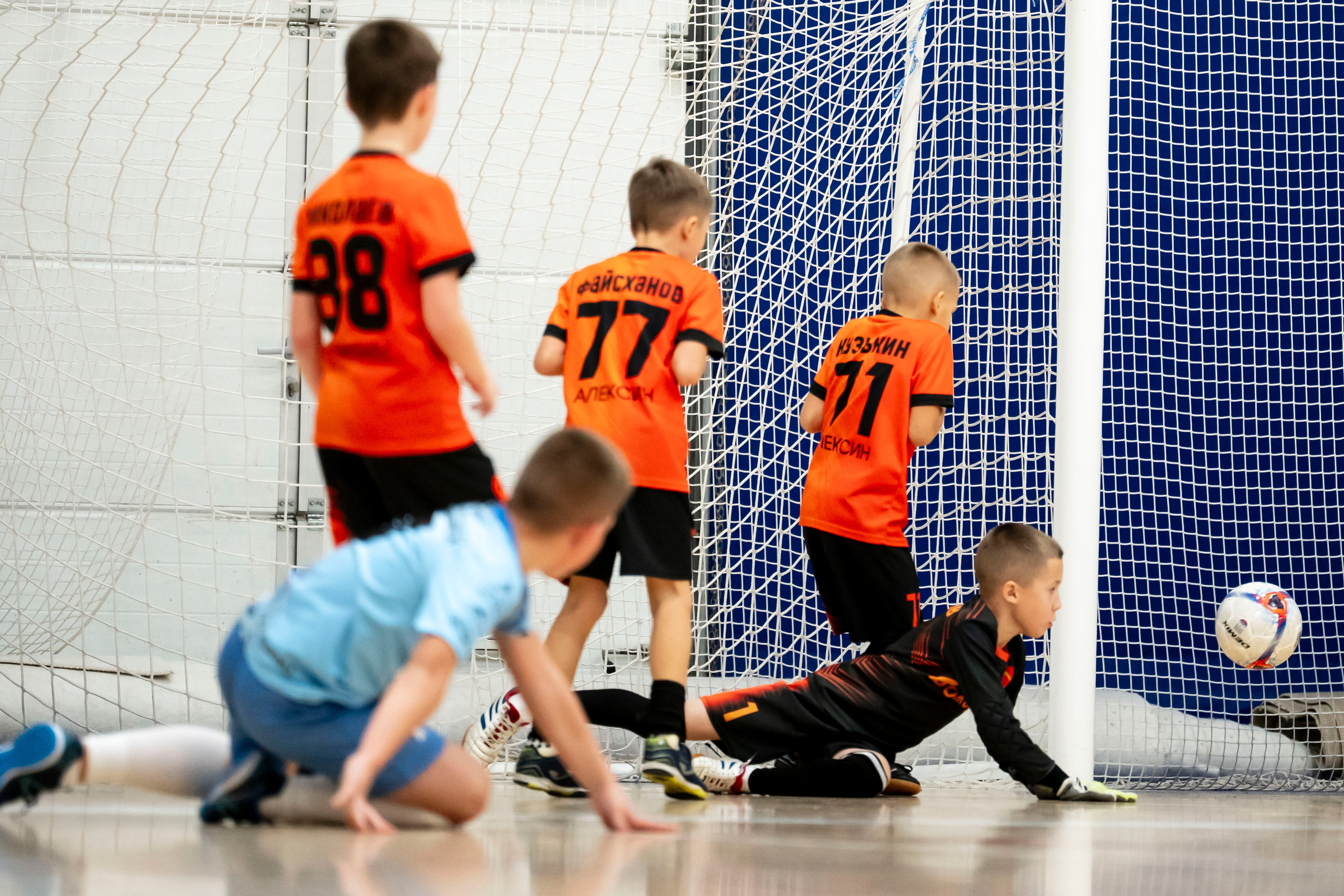 Всероссийский турнир по мини футболу FUTSAL KIDS TROPHY 2025. Спортивный фотограф в Туле и Тульской области. Файсханова Фото Спорт