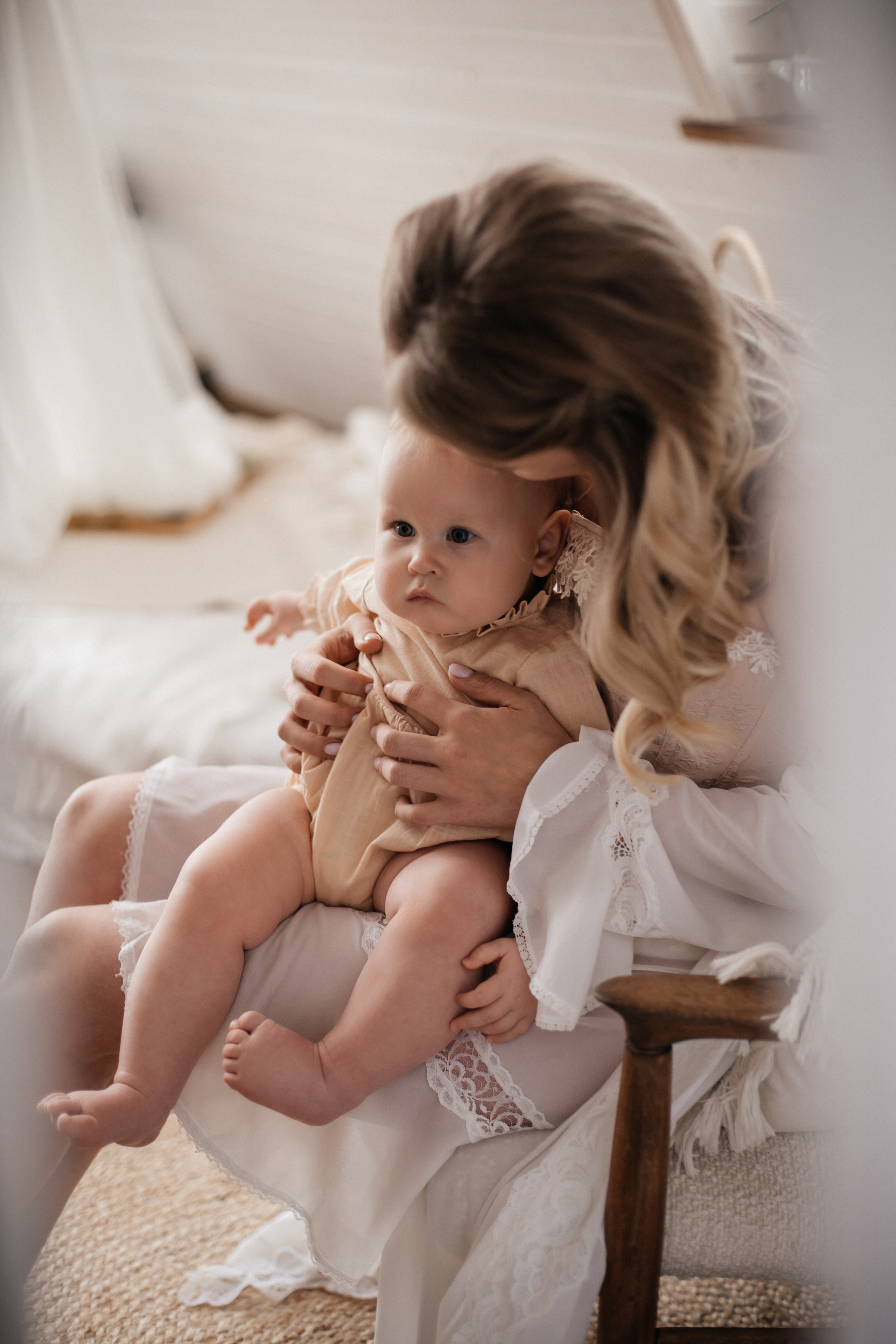 Алиса с мамой Кристиной в нежной семейной фотосессии в Домике Элли г. Пушкино. Семейный и детский фотограф в Сергиев Посаде, Хотьково Якимчук Любовь