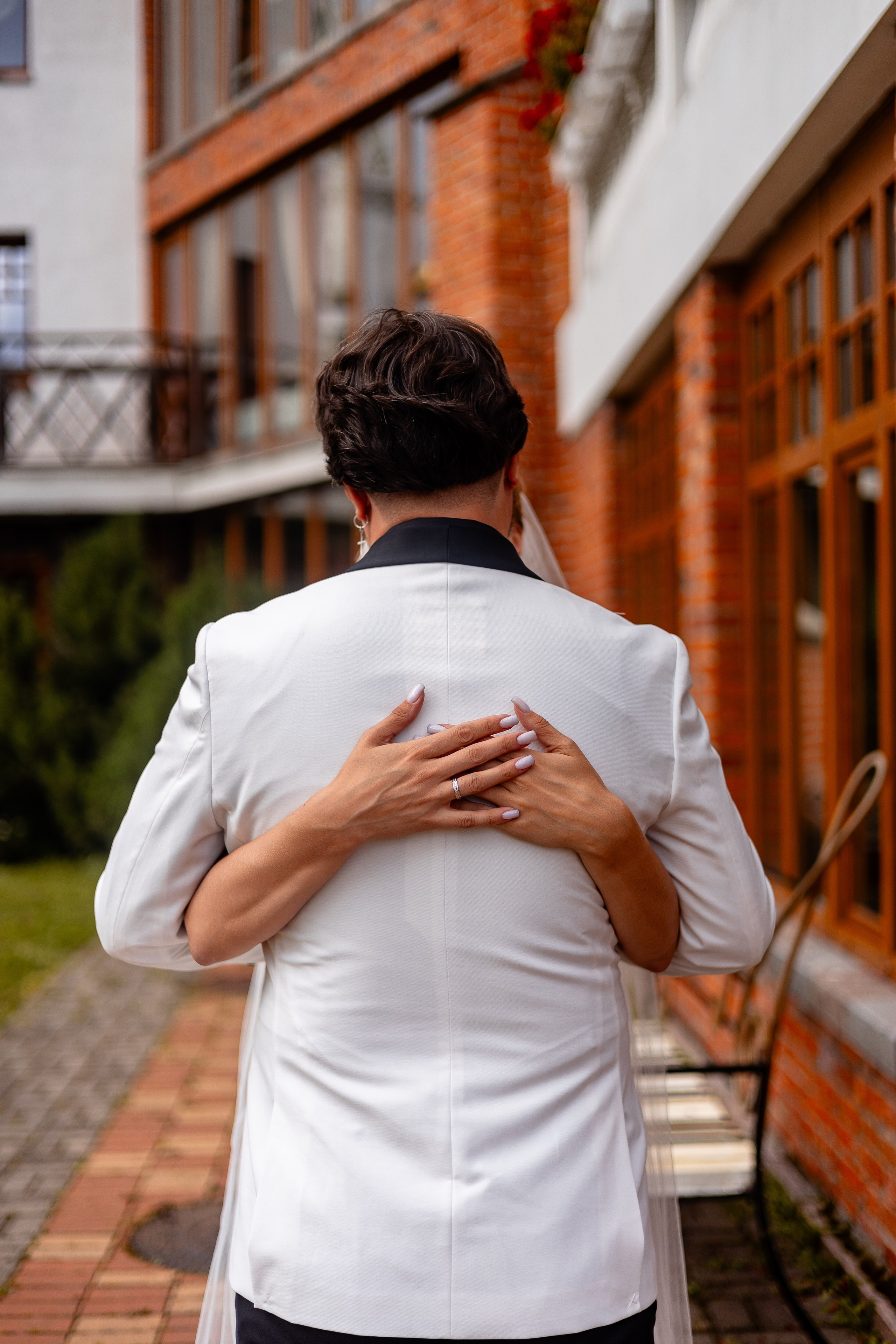 Евгений Саранцев, президент мотоклуба «Garage 13 MCC» и прекрасная Ирина. Фотограф Елена Медок Калининград