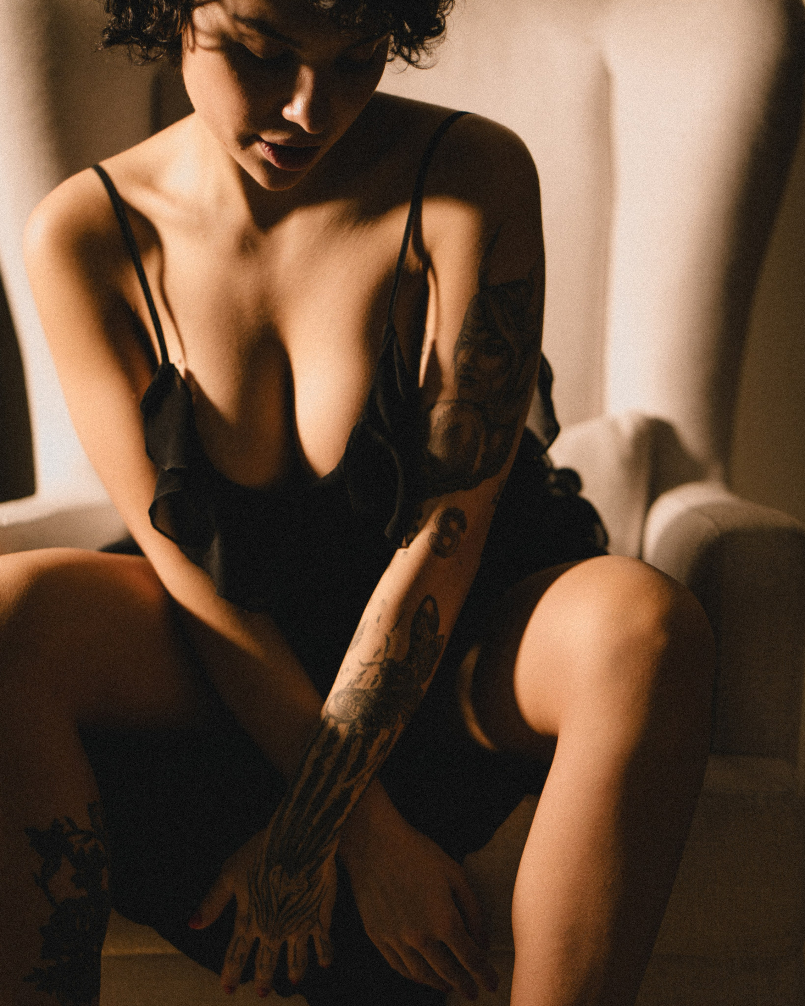 I am Diana, a portrait photographer. I take pictures around the world