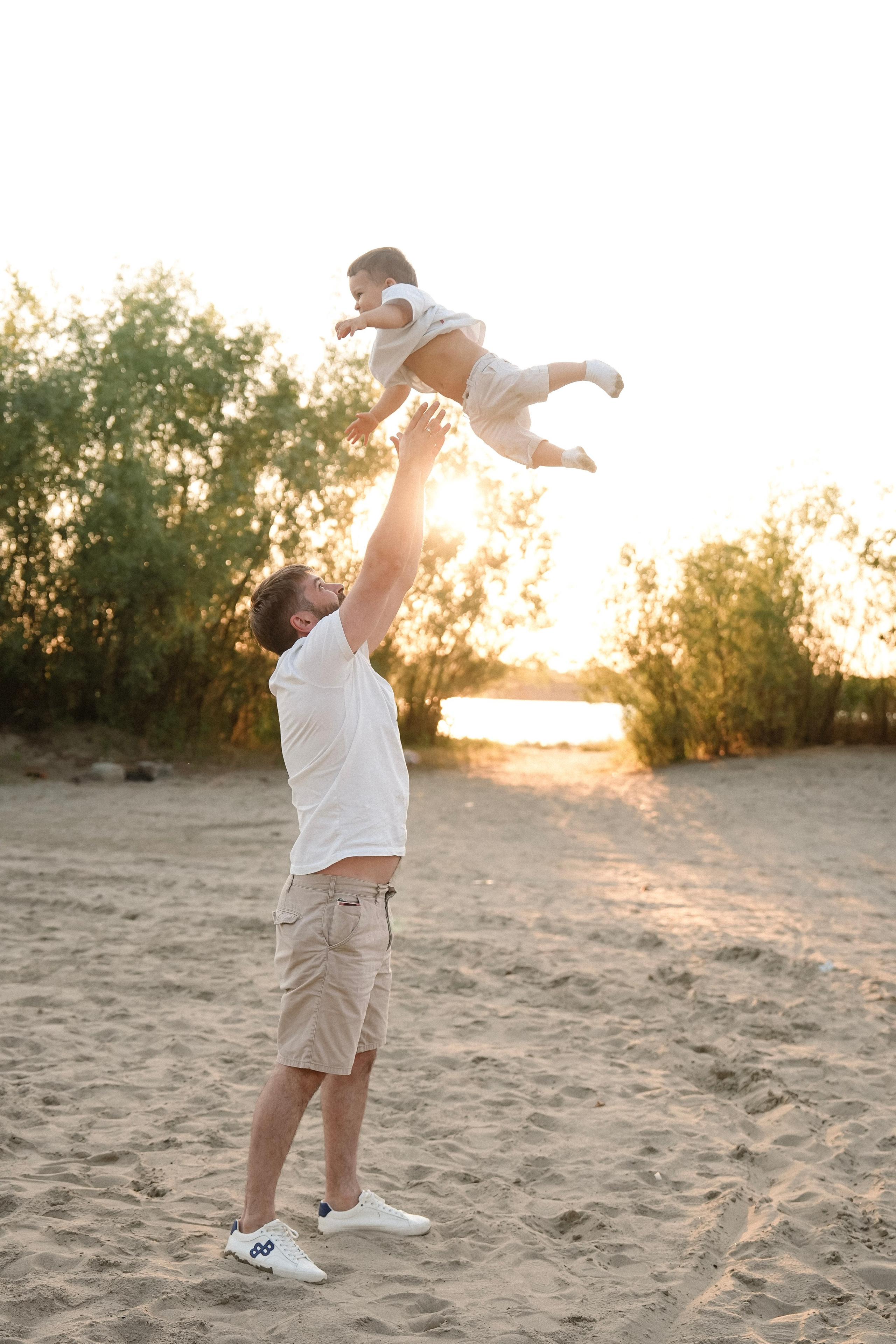 Семейная съёмка на закате. Фотограф с психологическим образованием