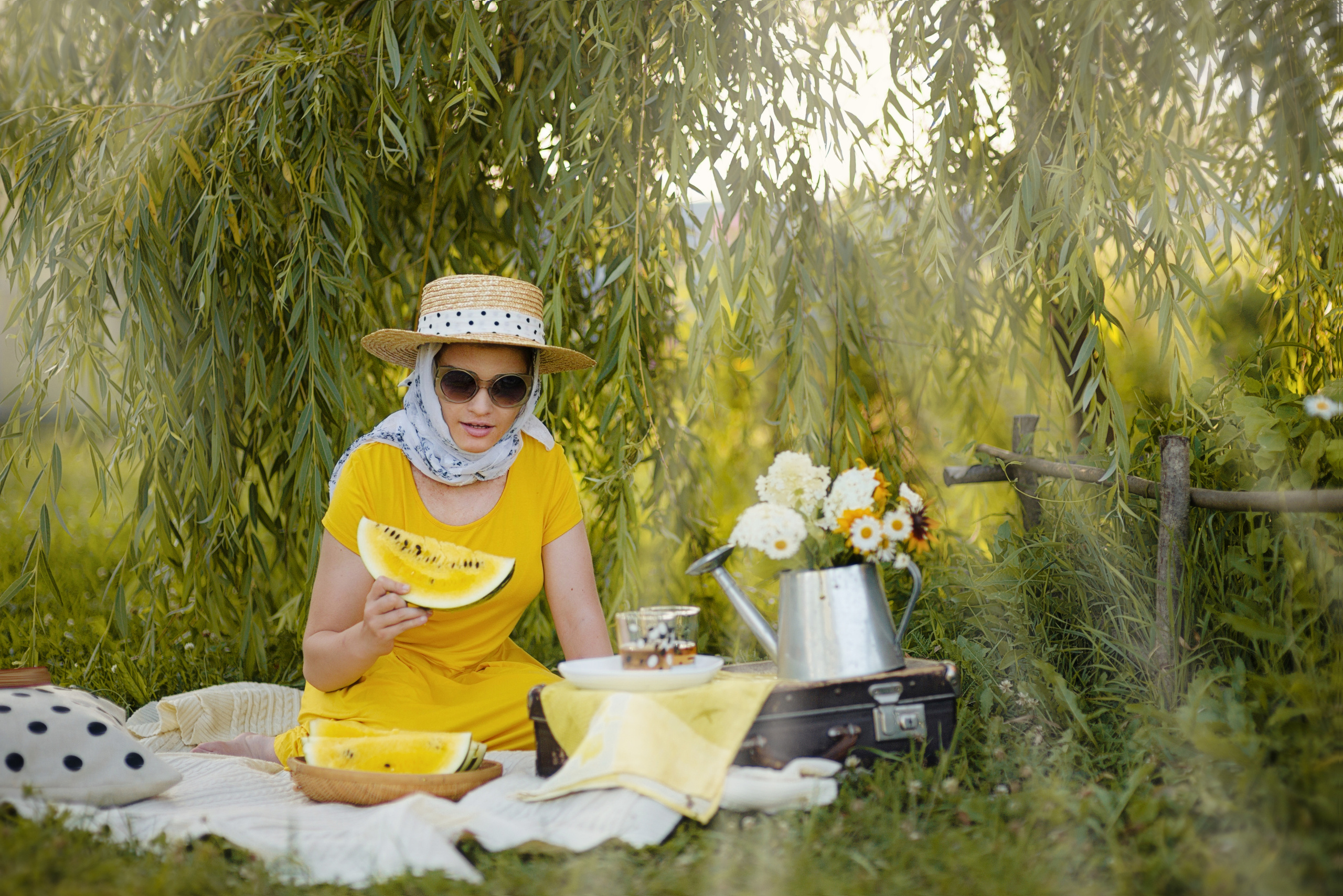 Пикник с желтым арбузом. Фотограф Москва — Серпухов — Таруса Ольга Кокеткина