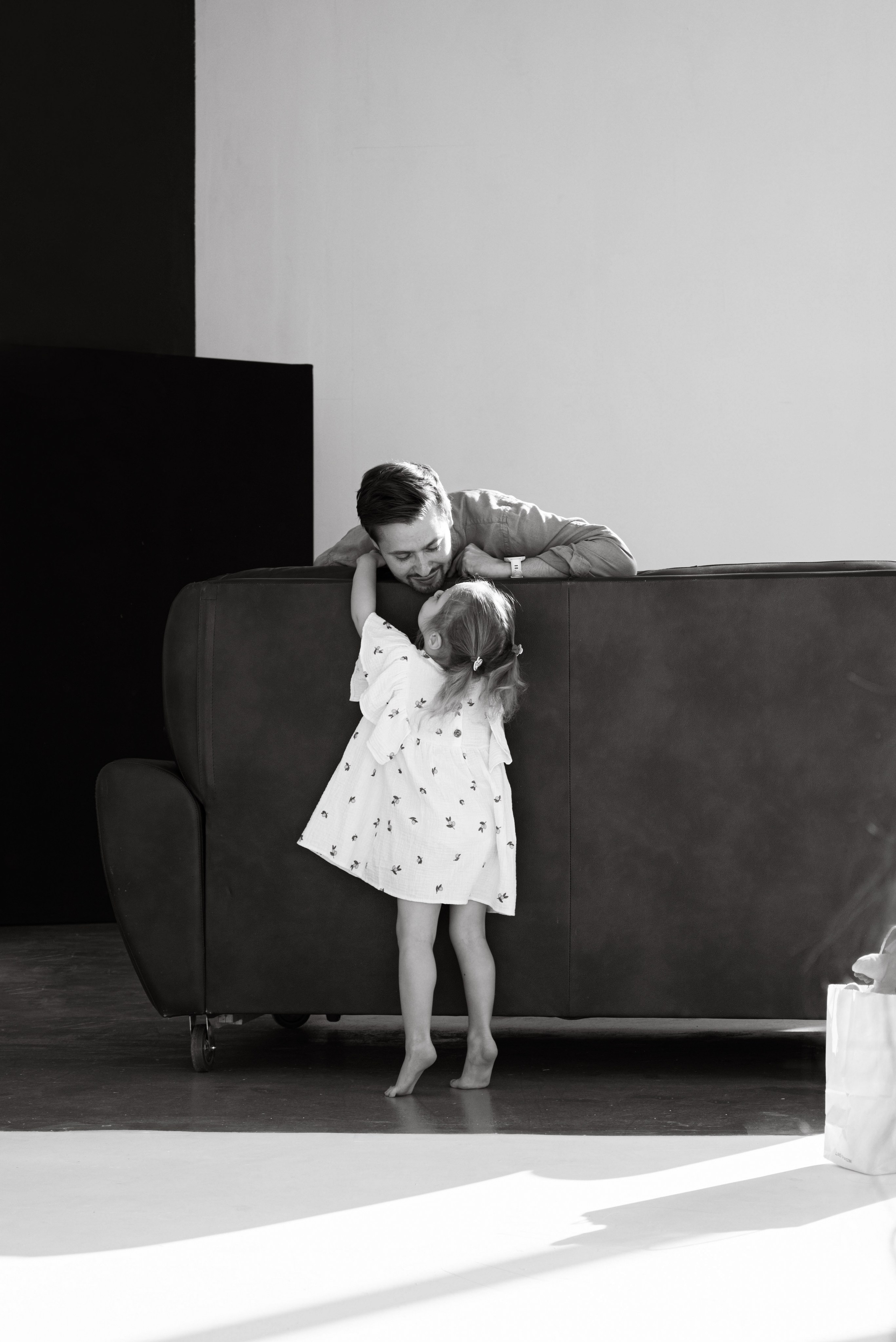 Сергеевы семейная студийная фотосессия. Профессиональный фотограф в Твери Иванова Юлия