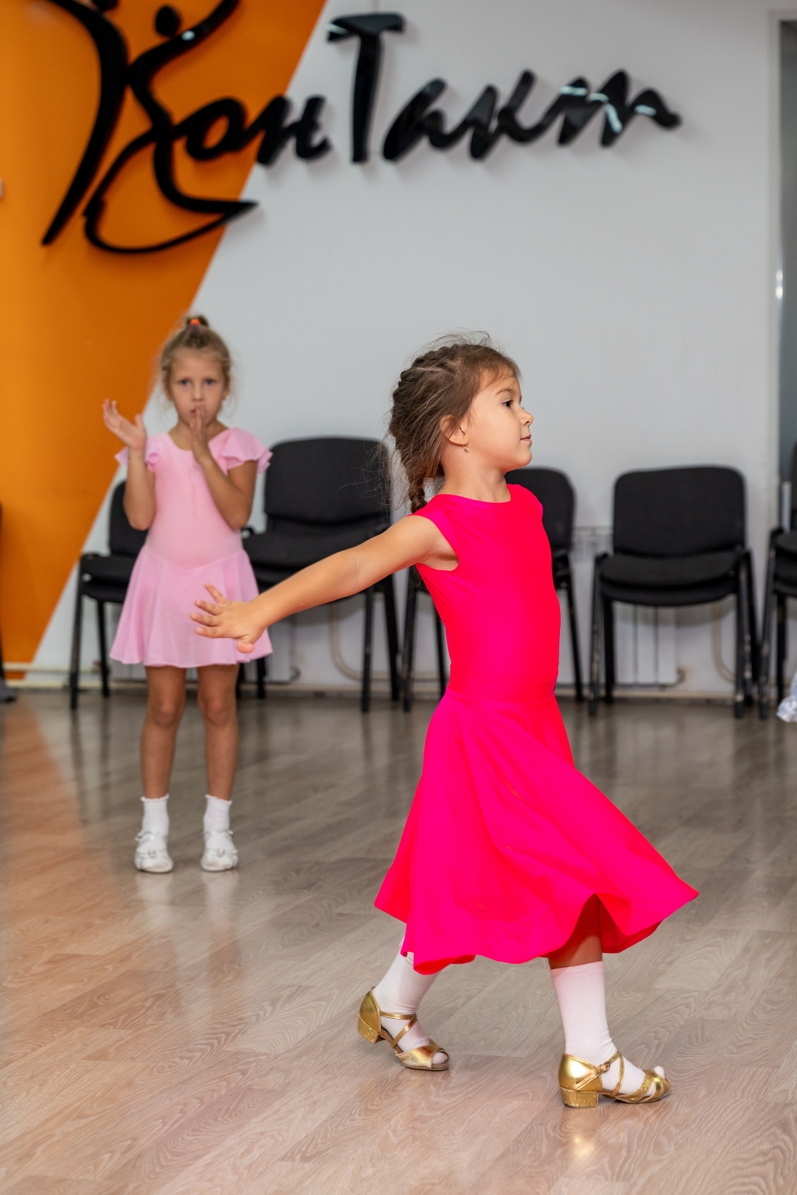 Группа 3-6 лет первый и второй год обучения. КонТакт — спортивные бальные танцы в Москве