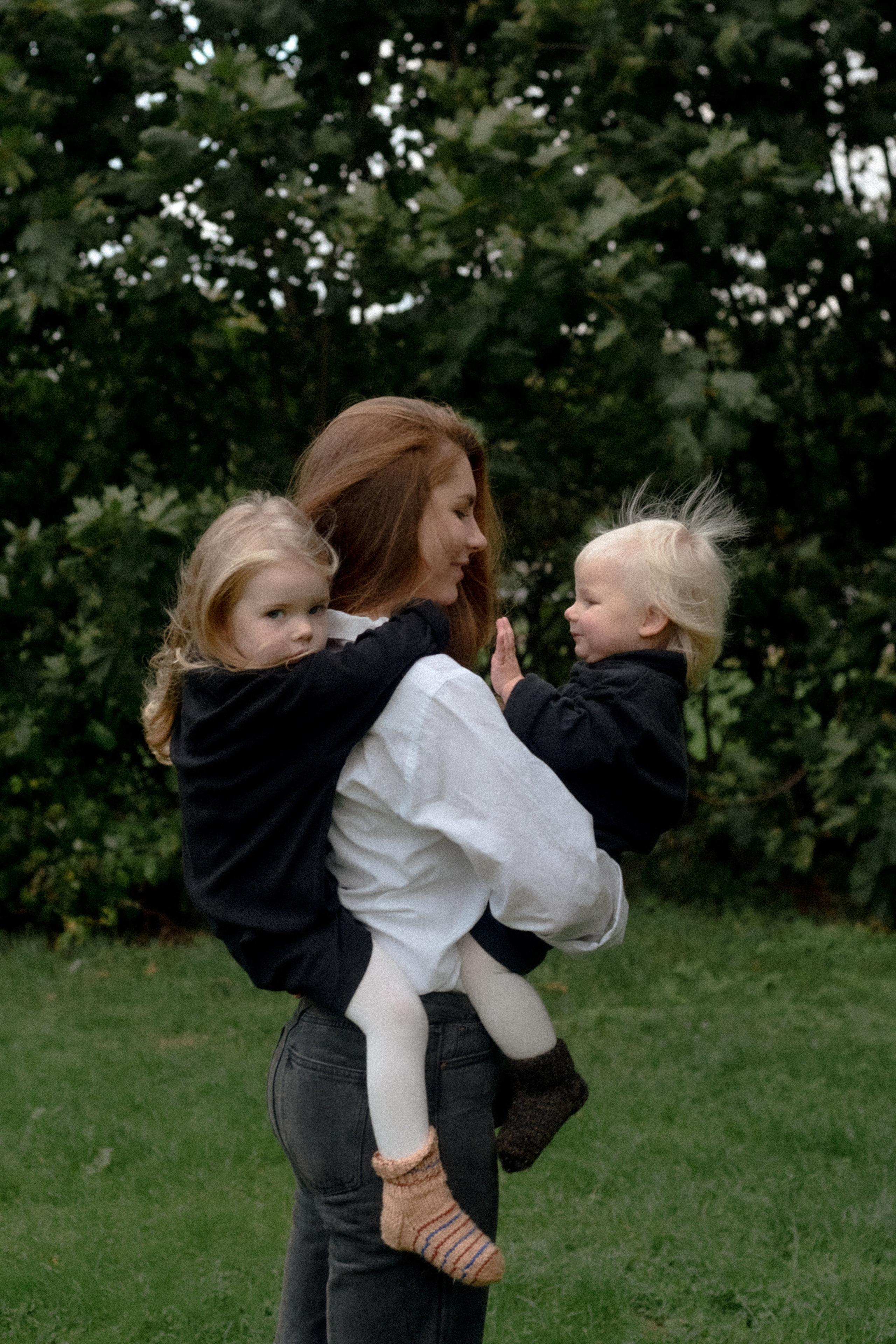 Настя, Надя, Тася. Бесценное мамино внимание. Фотограф Виктория Чокадзе