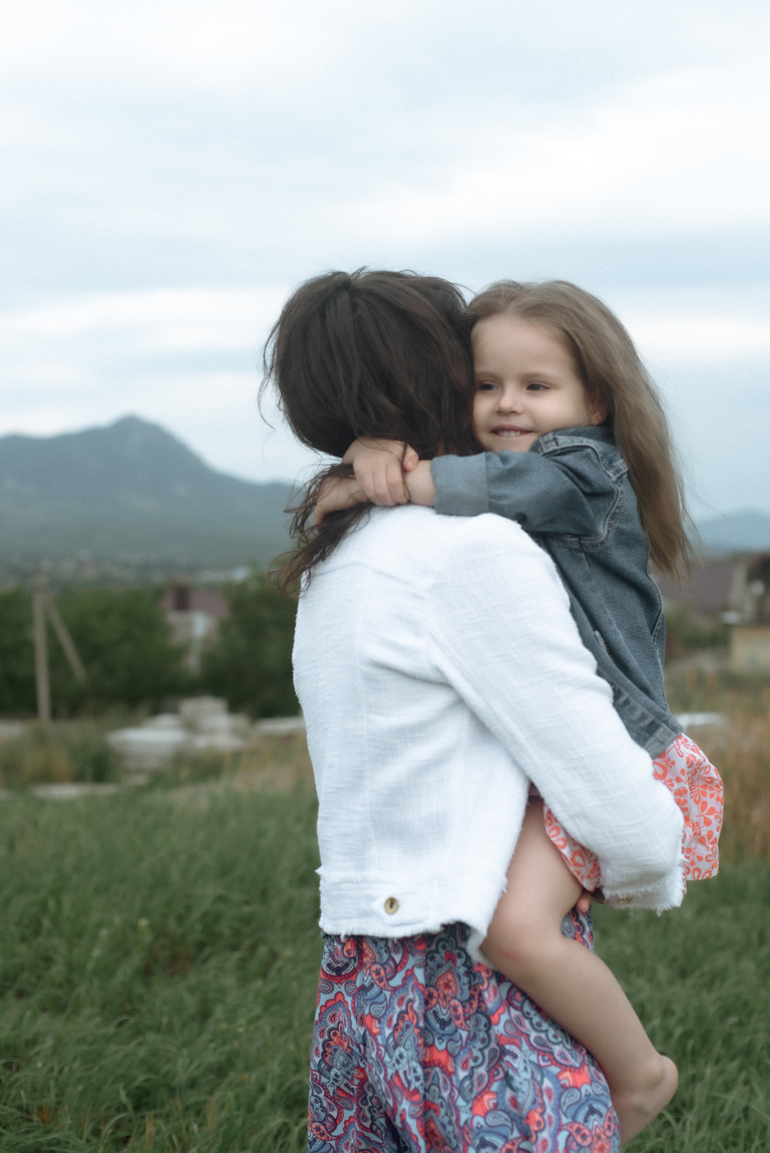Жанна и Александра. Пикник у озера. Фотограф Виктория Чокадзе