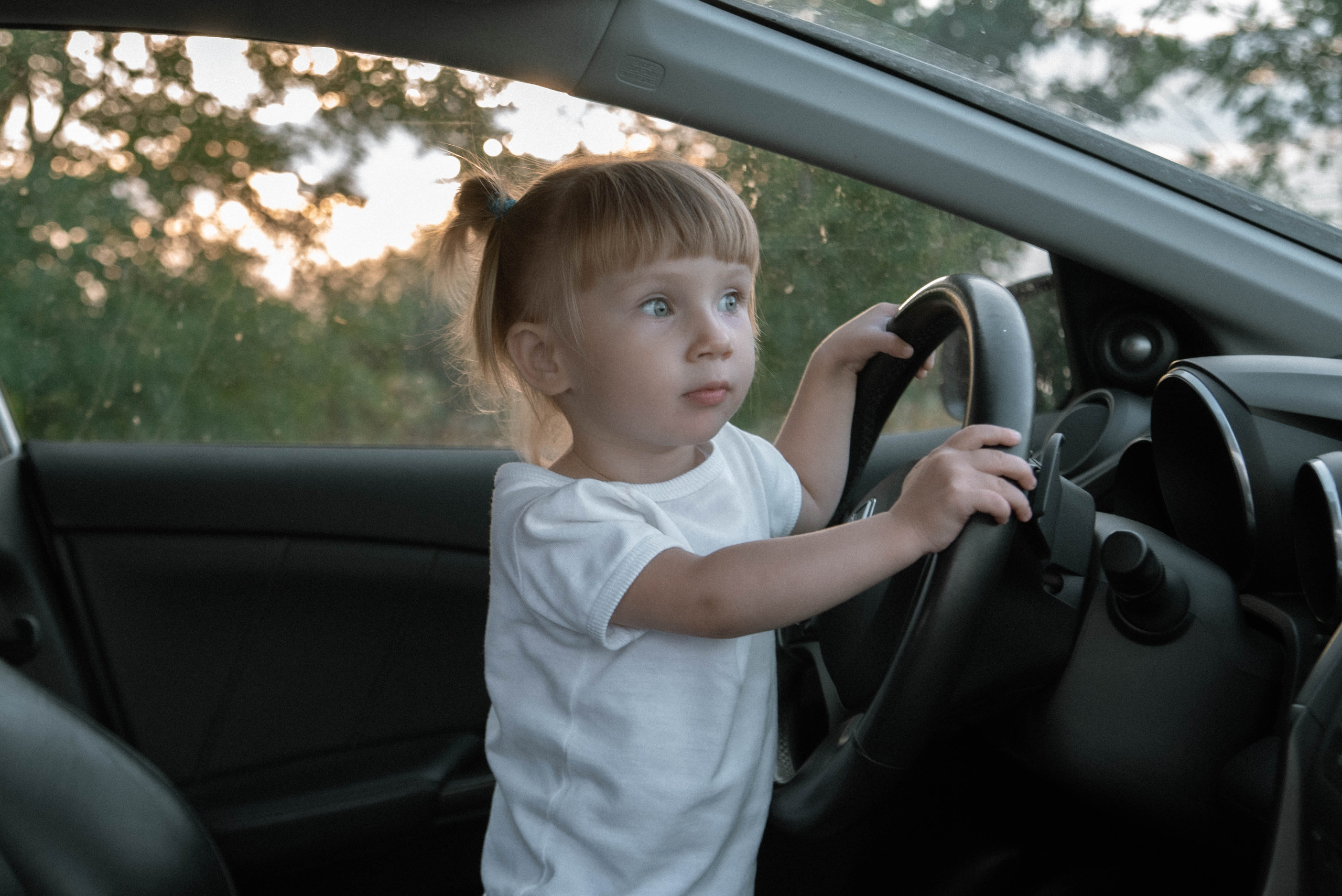 Ира, Стас и Злата. Лето, поле, закат. Фотограф Виктория Чокадзе