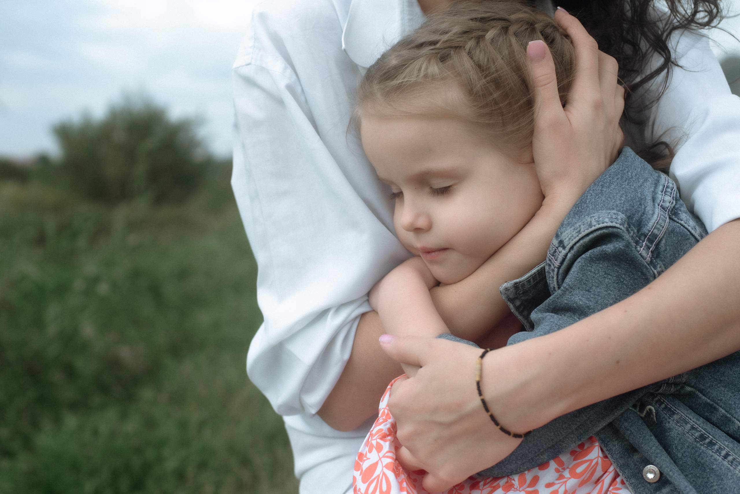 Жанна и Александра. Пикник у озера. Фотограф Виктория Чокадзе