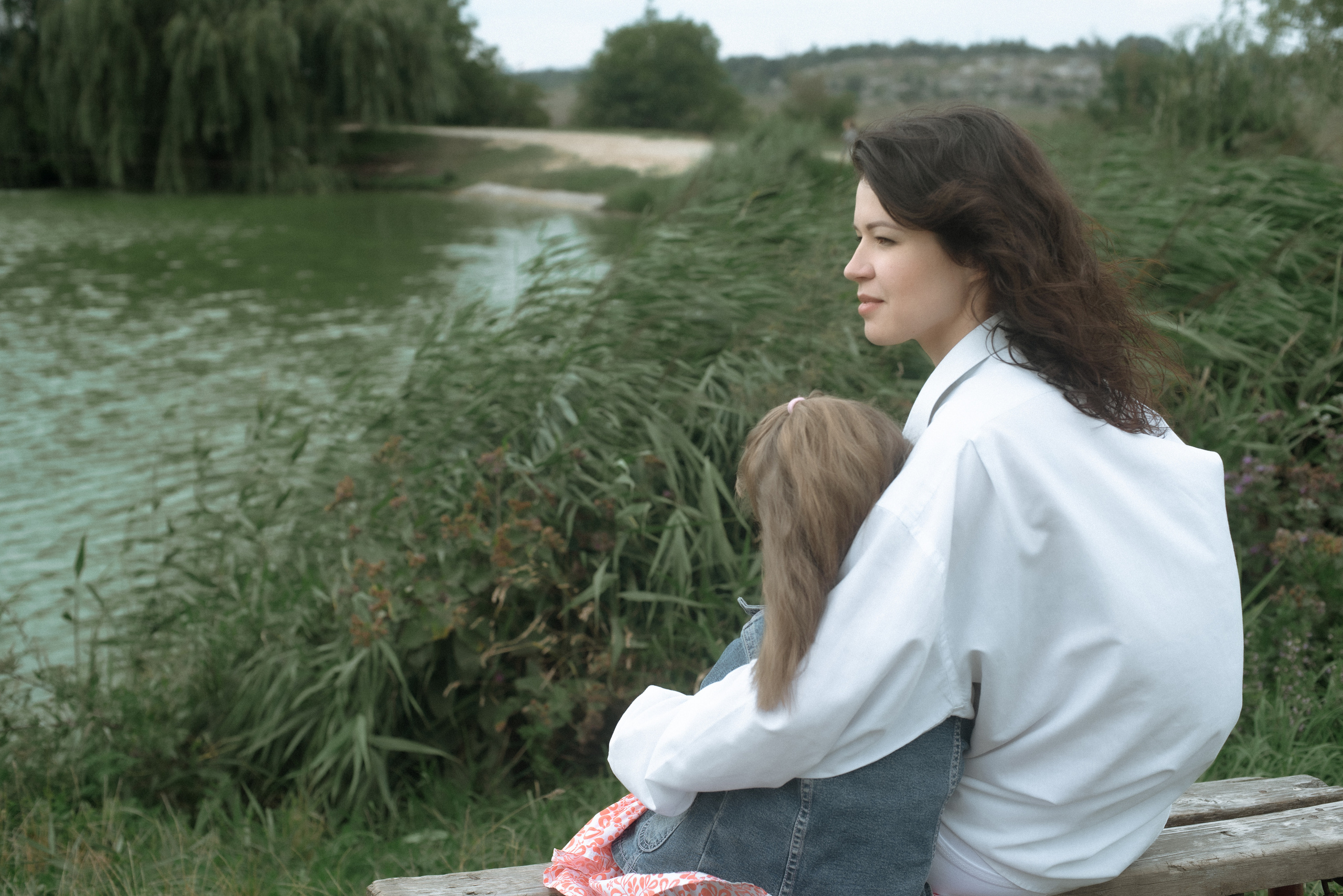 Жанна и Александра. Пикник у озера. Фотограф Виктория Чокадзе