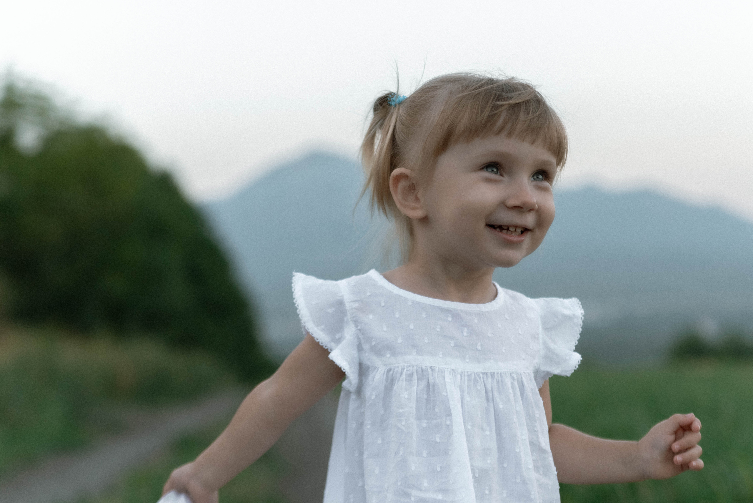 Ира, Стас и Злата. Лето, поле, закат. Фотограф Виктория Чокадзе