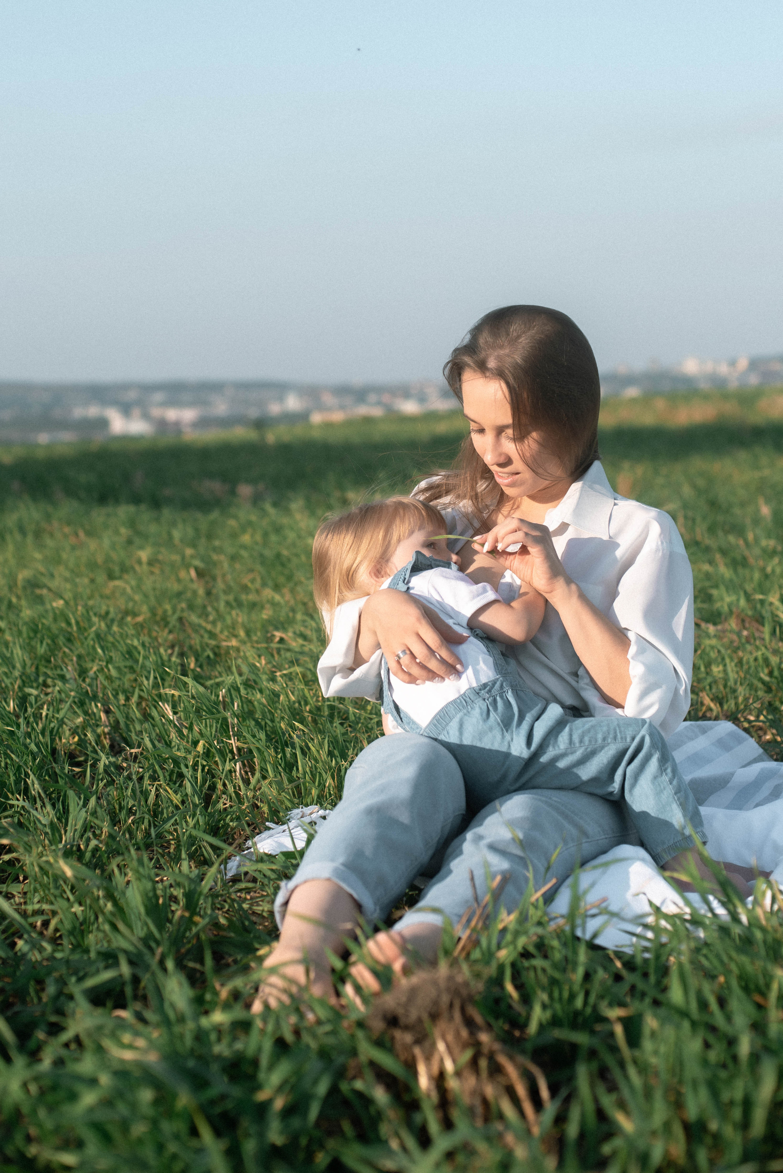 Ира, Стас и Злата. Лето, поле, закат. Фотограф Виктория Чокадзе