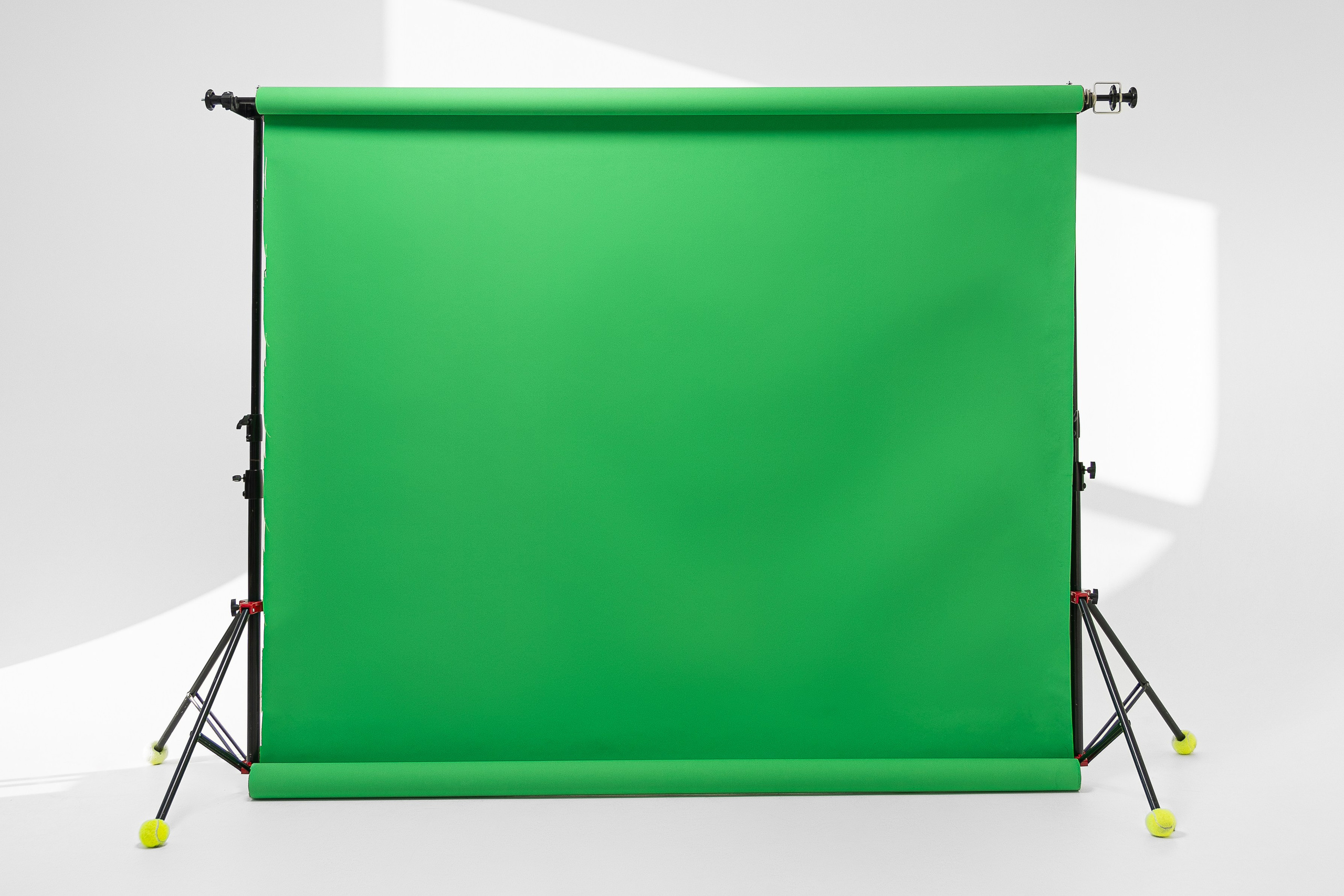 Аренда фотостудия с циклорамой в Сочи — FASHIONprod, 1000 ₽/час. Стрит съемки для маркетплейсов в Сочи | ИИ контент | fashionprod