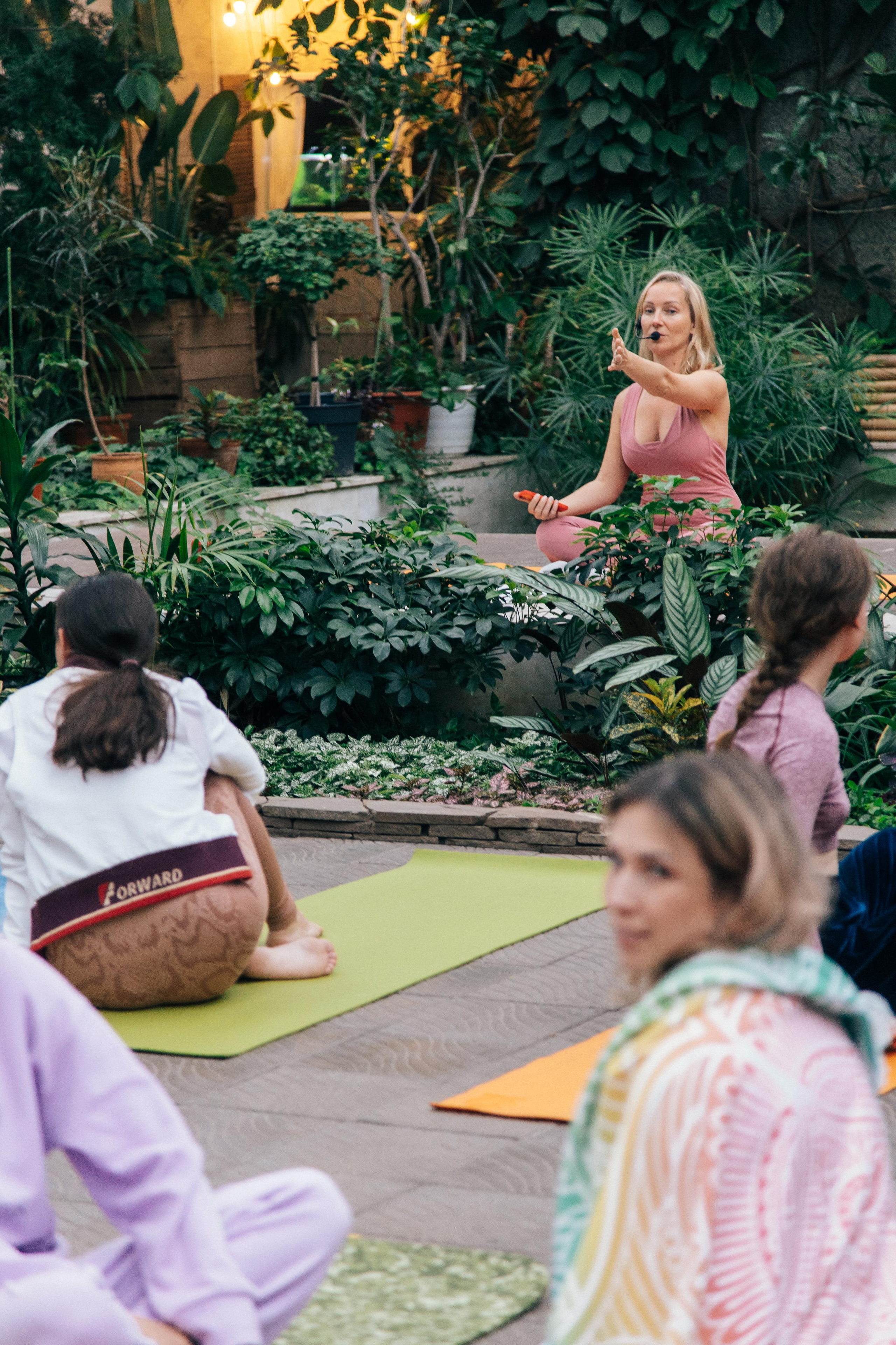 Йога в Оранжерее. Креатор Ольга Яш