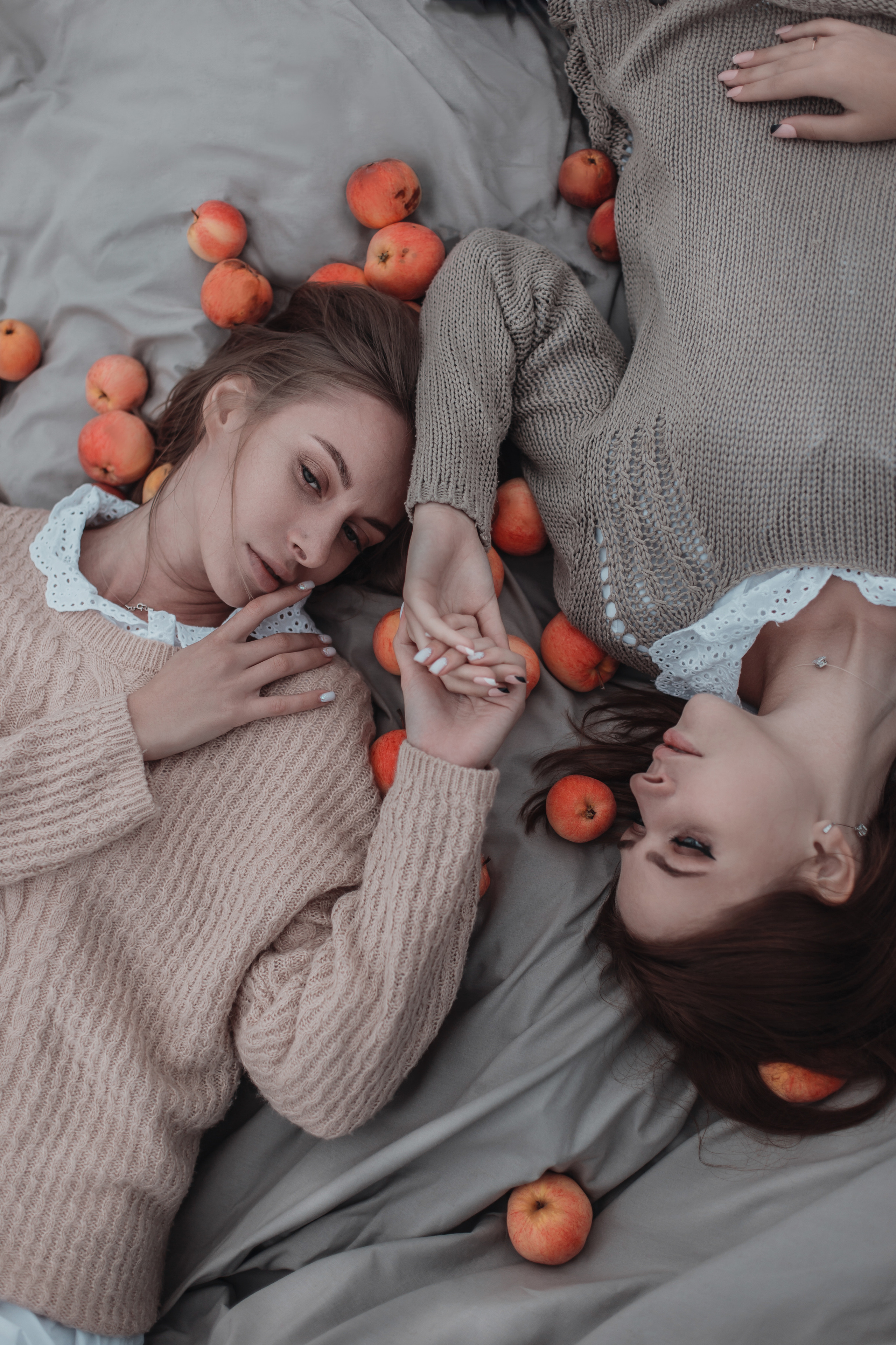 Пасмурные поля: близняшки Mirror. Креатор Ольга Яш