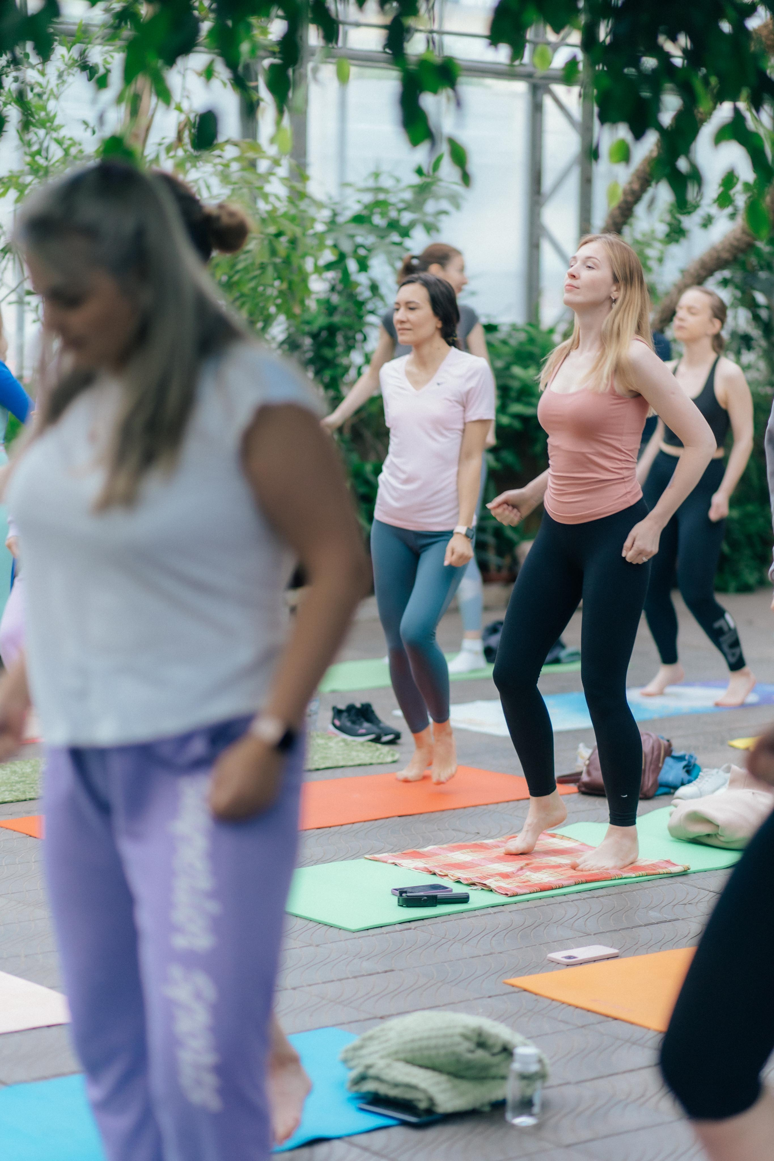 Йога в Оранжерее. Креатор Ольга Яш