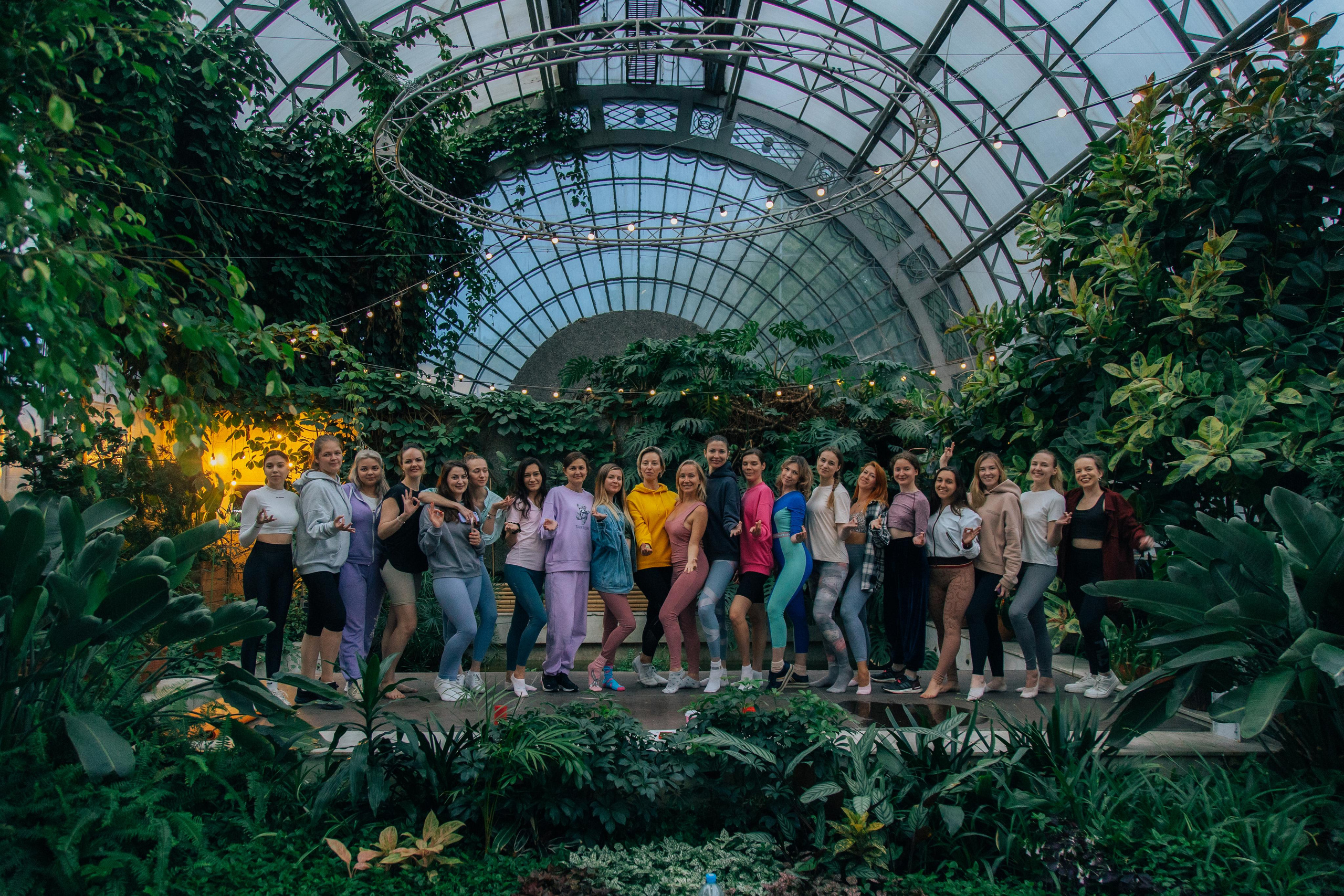 Йога в Оранжерее. Креатор Ольга Яш