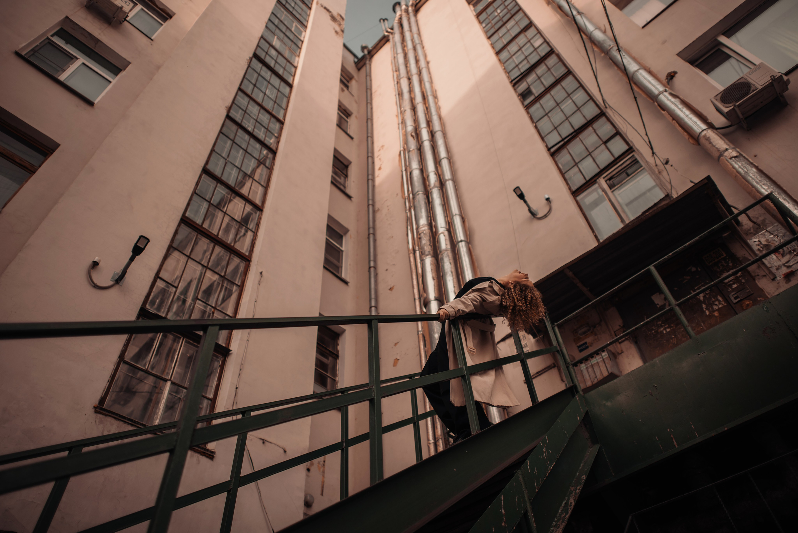 Рассвет в городе: Ира и парсон Гром. Портфолио