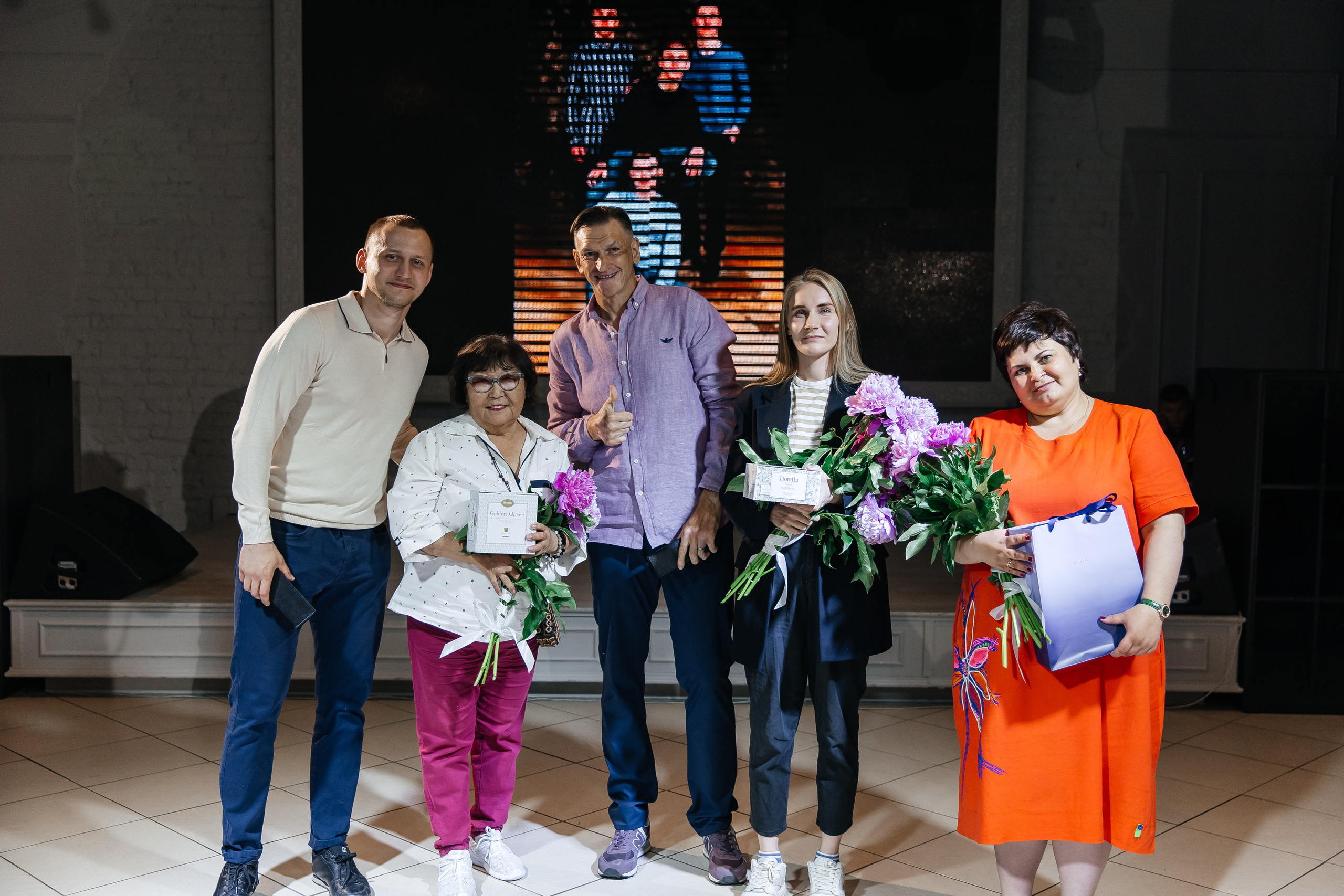 2023-06-23 Выпускной МБОУ СОШ № 10. Фотограф в Красноярске