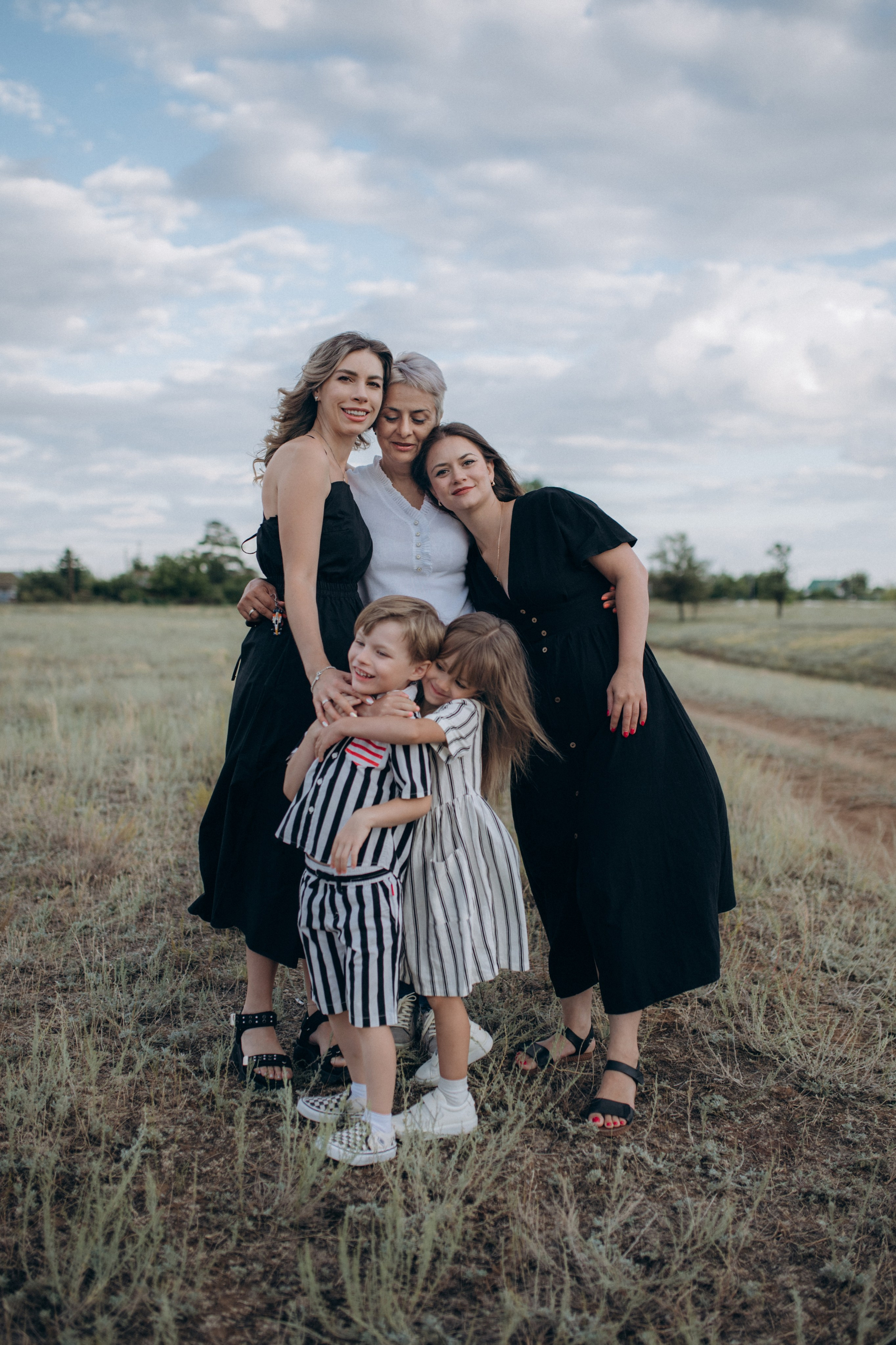 Наташа, Степа, Василиса, Лера. Www.ostermiller.ru