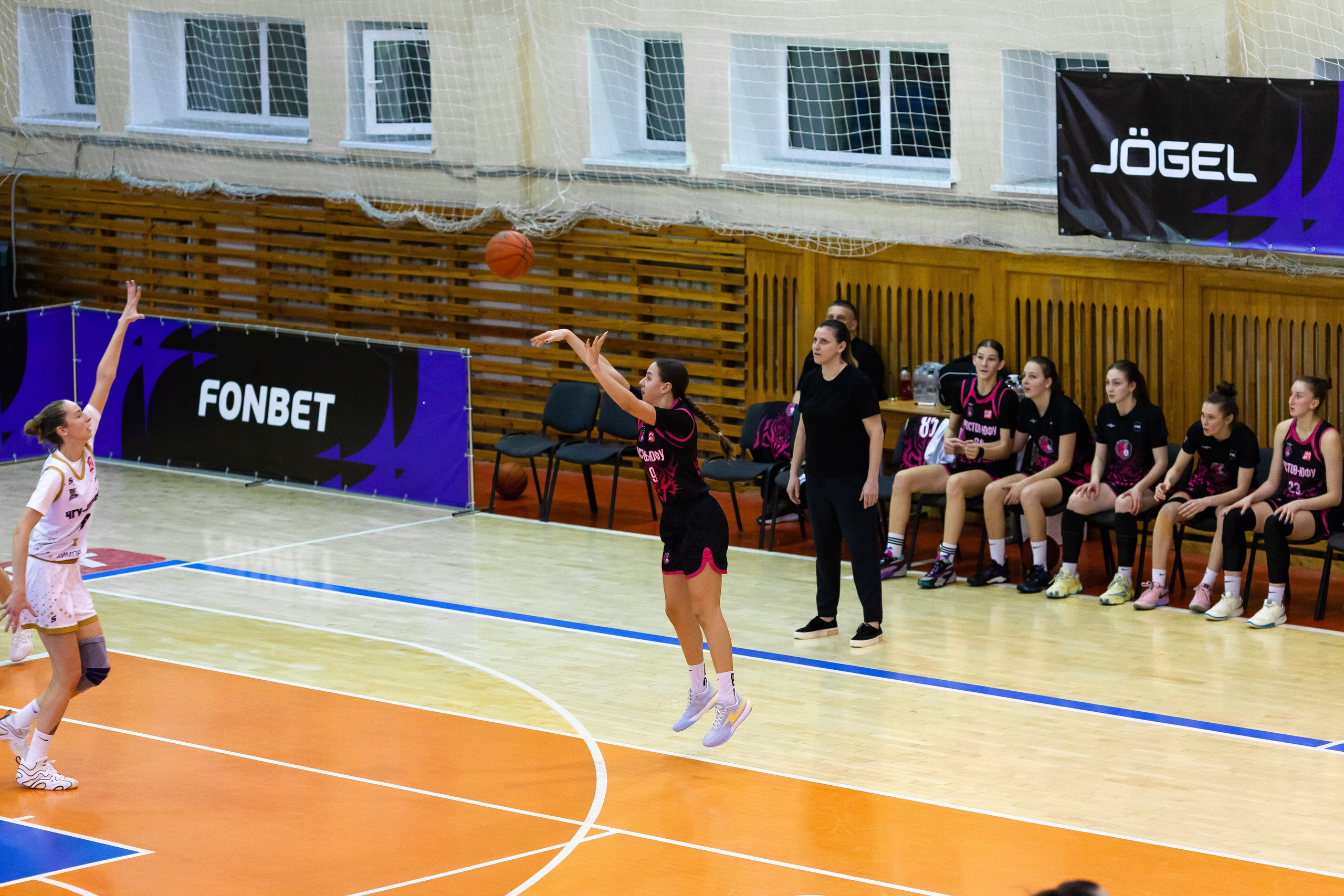 ЧГУ-Атланта — Ростов-ЮФУ / 1 игра. Фотография