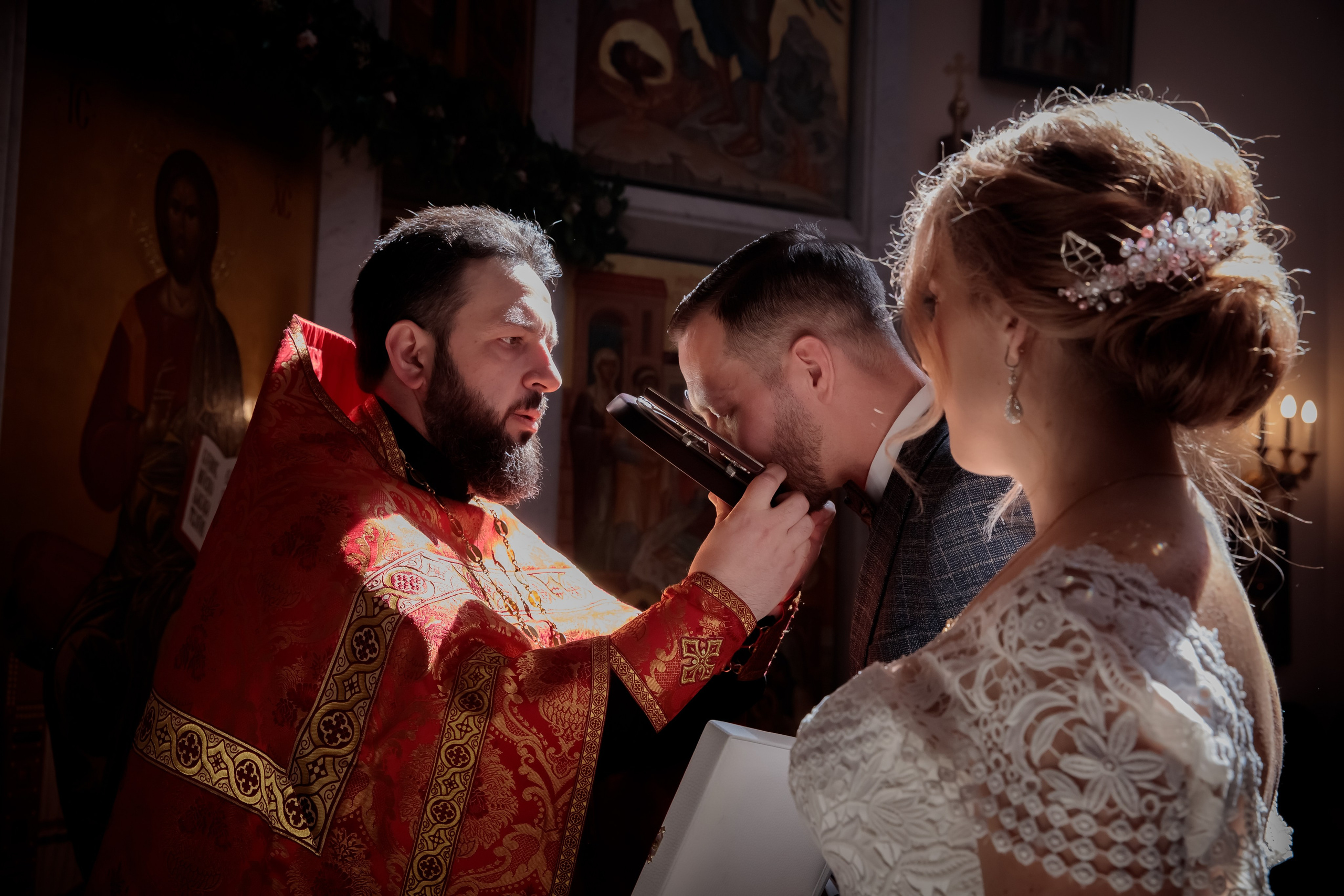 Фотограф на венчание. ФОТОГРАФ РАДОСТИ Фотосессия в студии СПб. Портретный фотограф — Юрий Торлопов