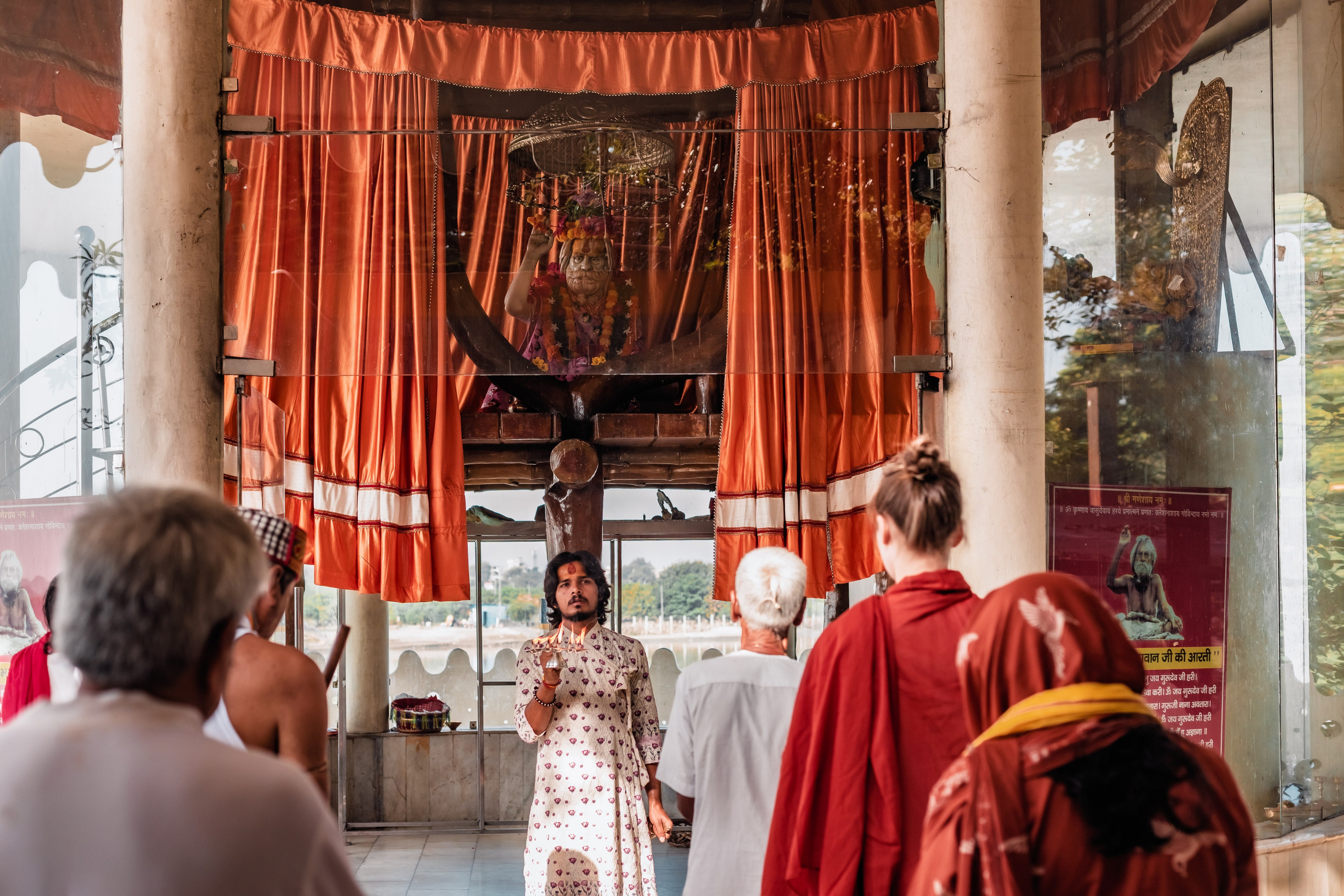 Devraha baba ji ashram life 2025. Mariam Bagdasaryan