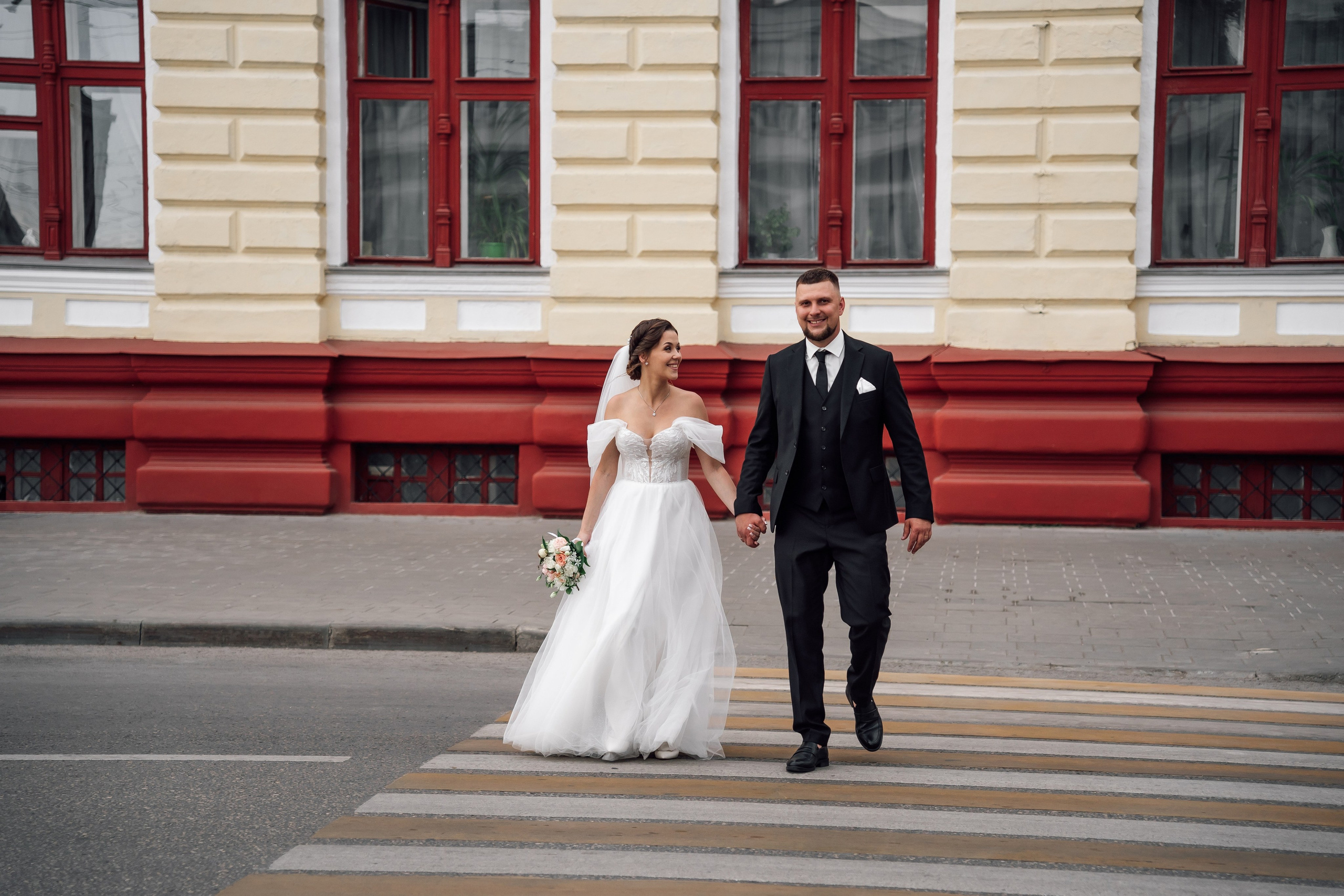 Свадебный день Яны и Максима, прогулка в лесу, Картинная галерея в Тамбове. Свадебный фотограф в Тамбове Павел Четвертков