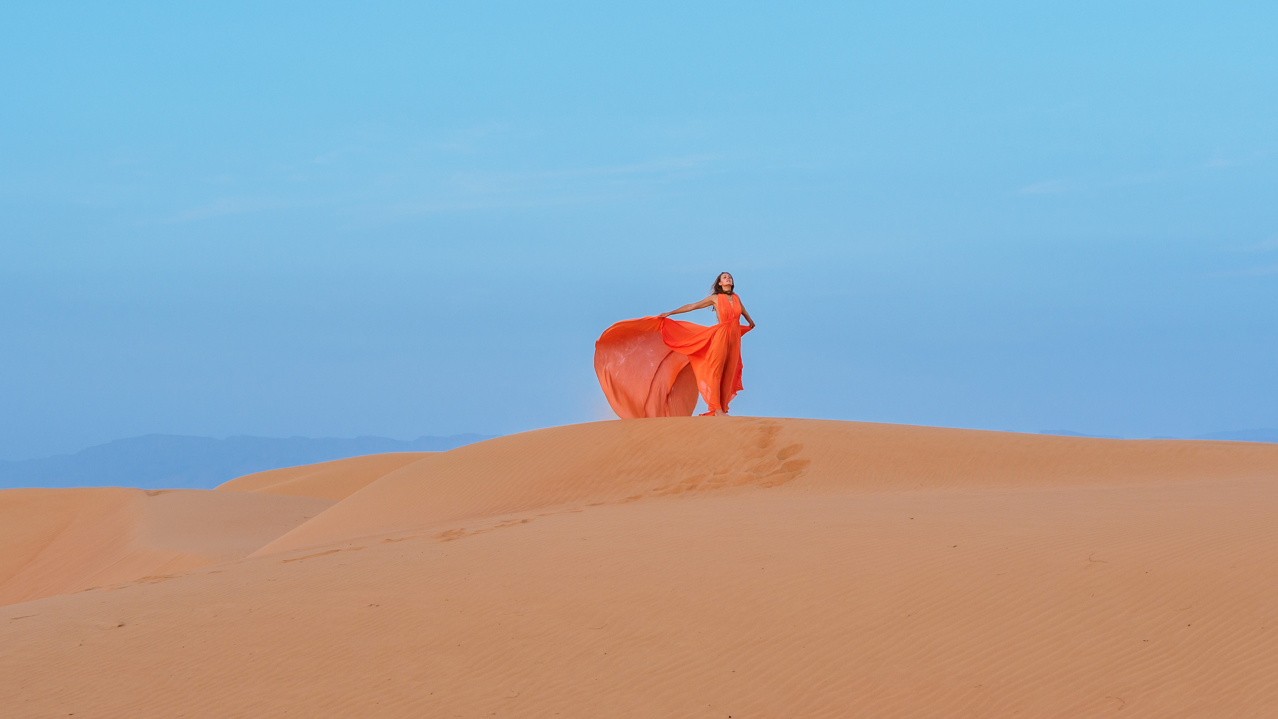 В пустыне. Творческие сьемки