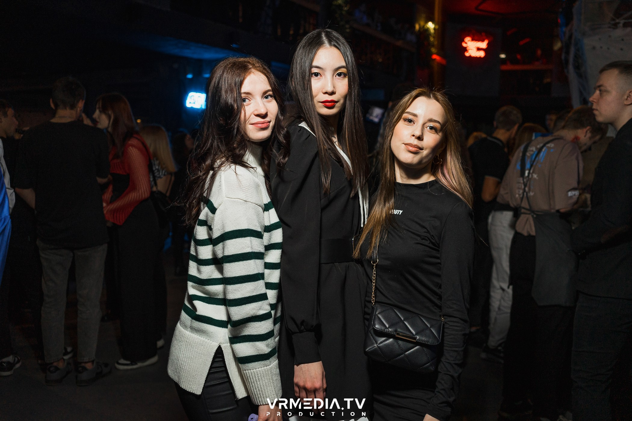 Halloween ARACHNOPHOBIA в баре «Друзья»