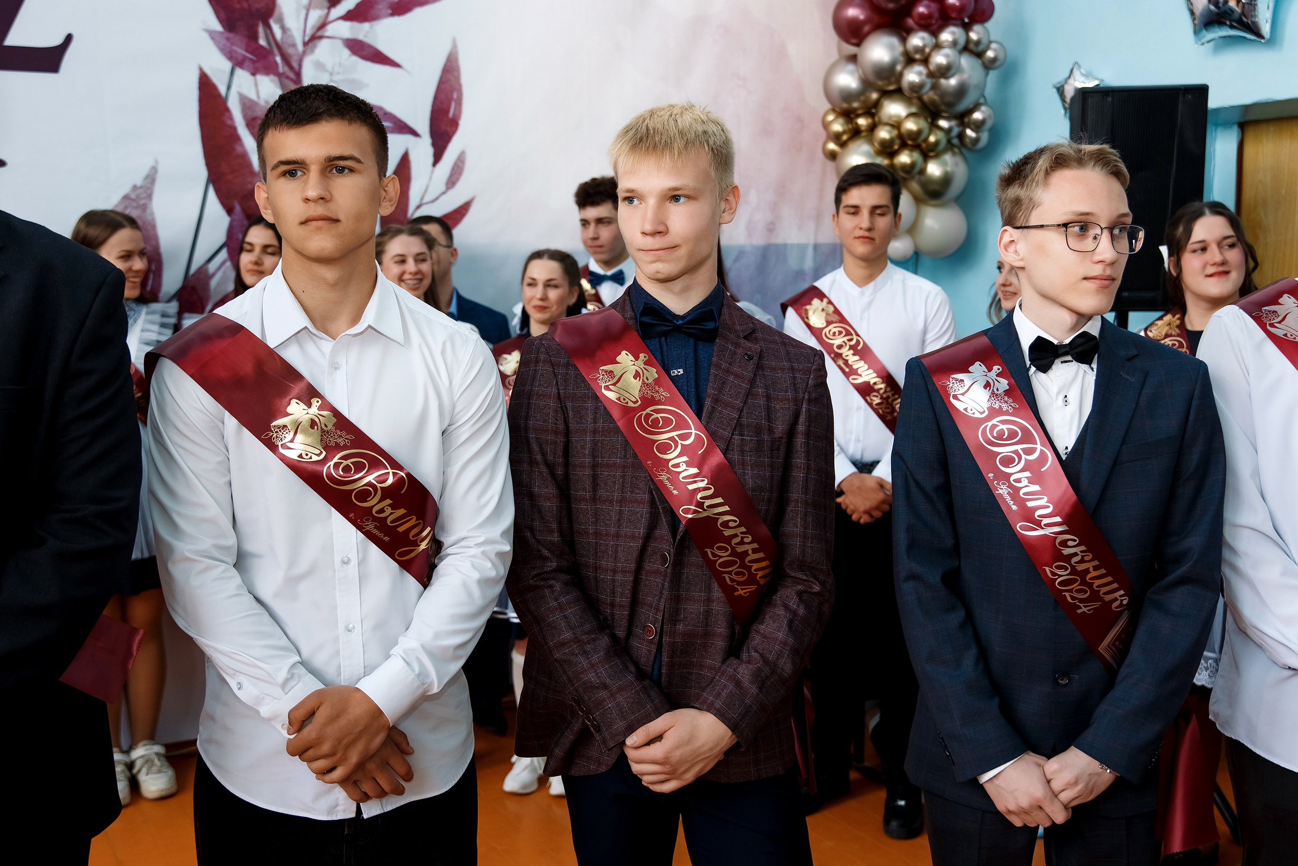 11 класс Последний звонок. Фотограф Любовь Корниенко, Примоский край