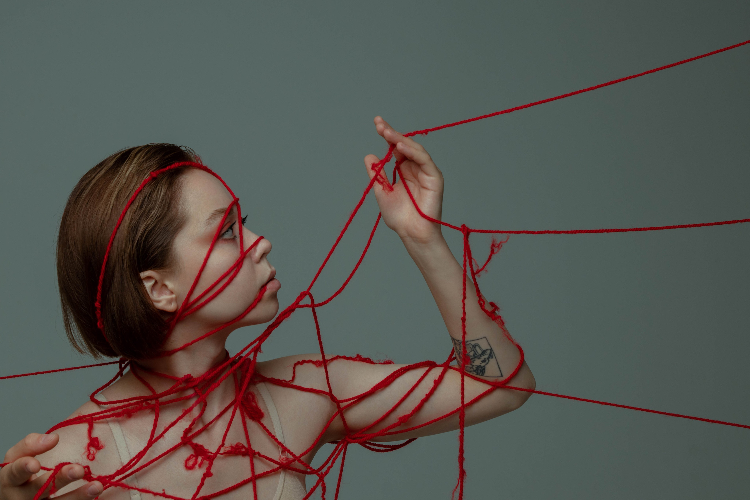 Red threads. Фотограф продюсер съемок Йолдыз Плетнева