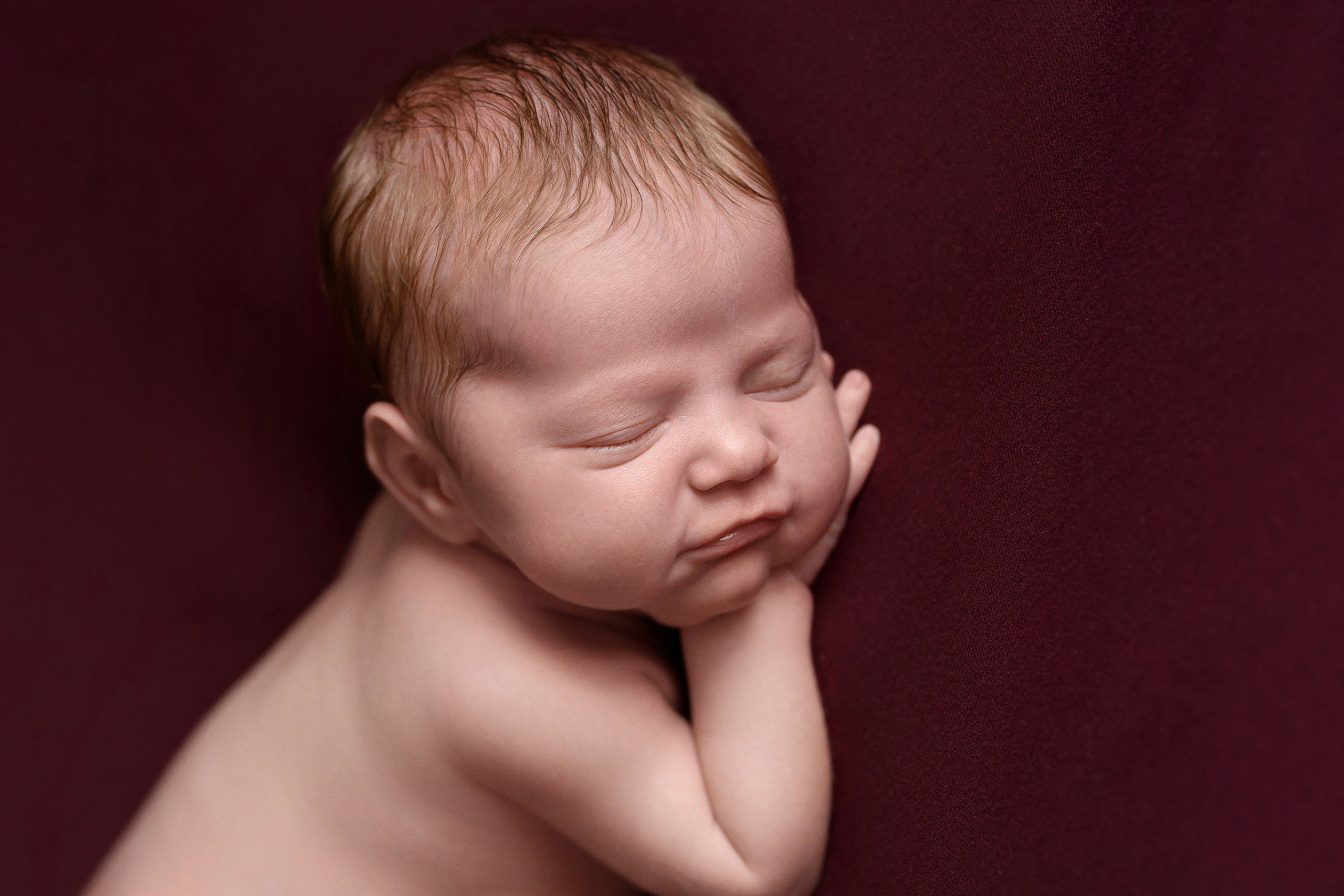 Фотосессия новорожденных, нью-борн малышей в Кингисеппе, Сестрорецке, Санкт-петербурге