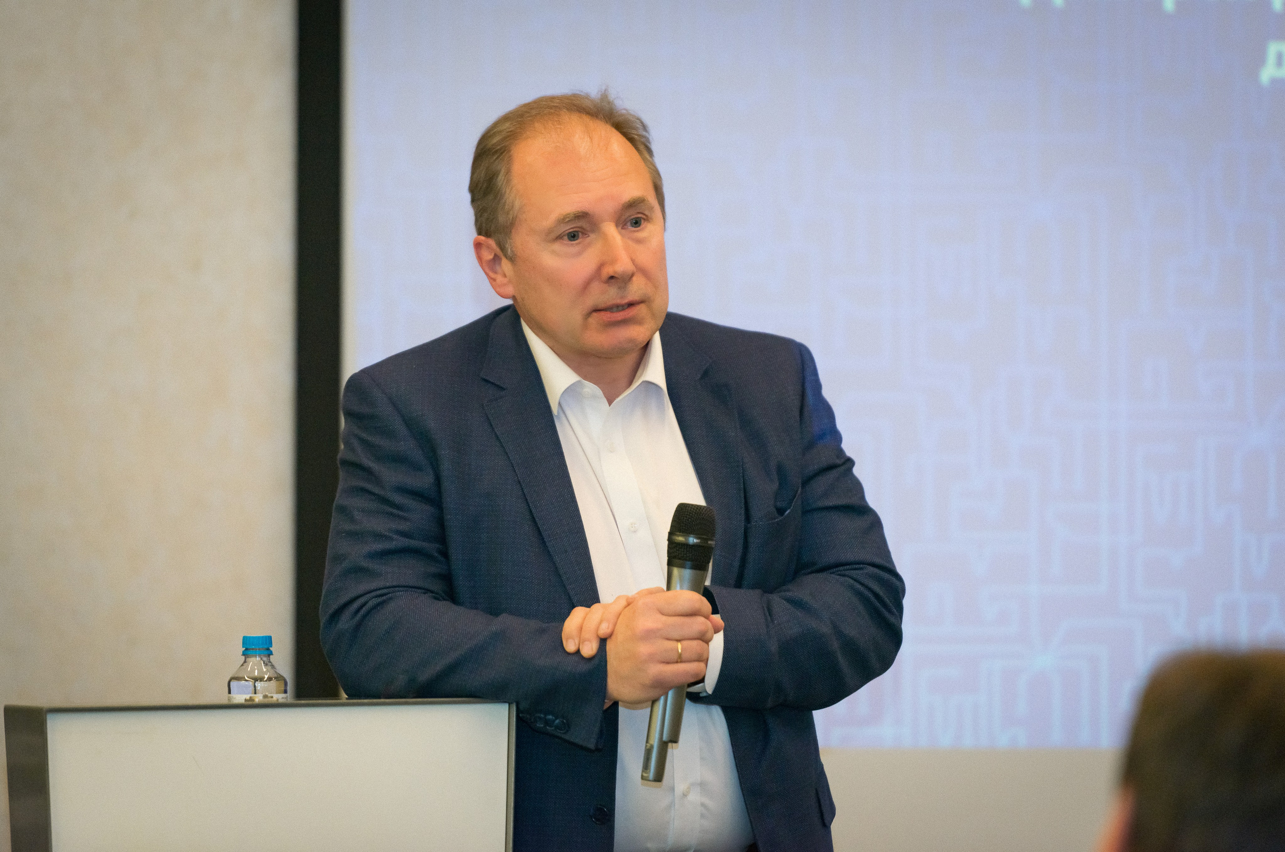 • Конференции. Фотограф Ксения Шевкопляс. г. Калининград. Кинематографический стиль — эстетика и истории, рассказанные через объектив