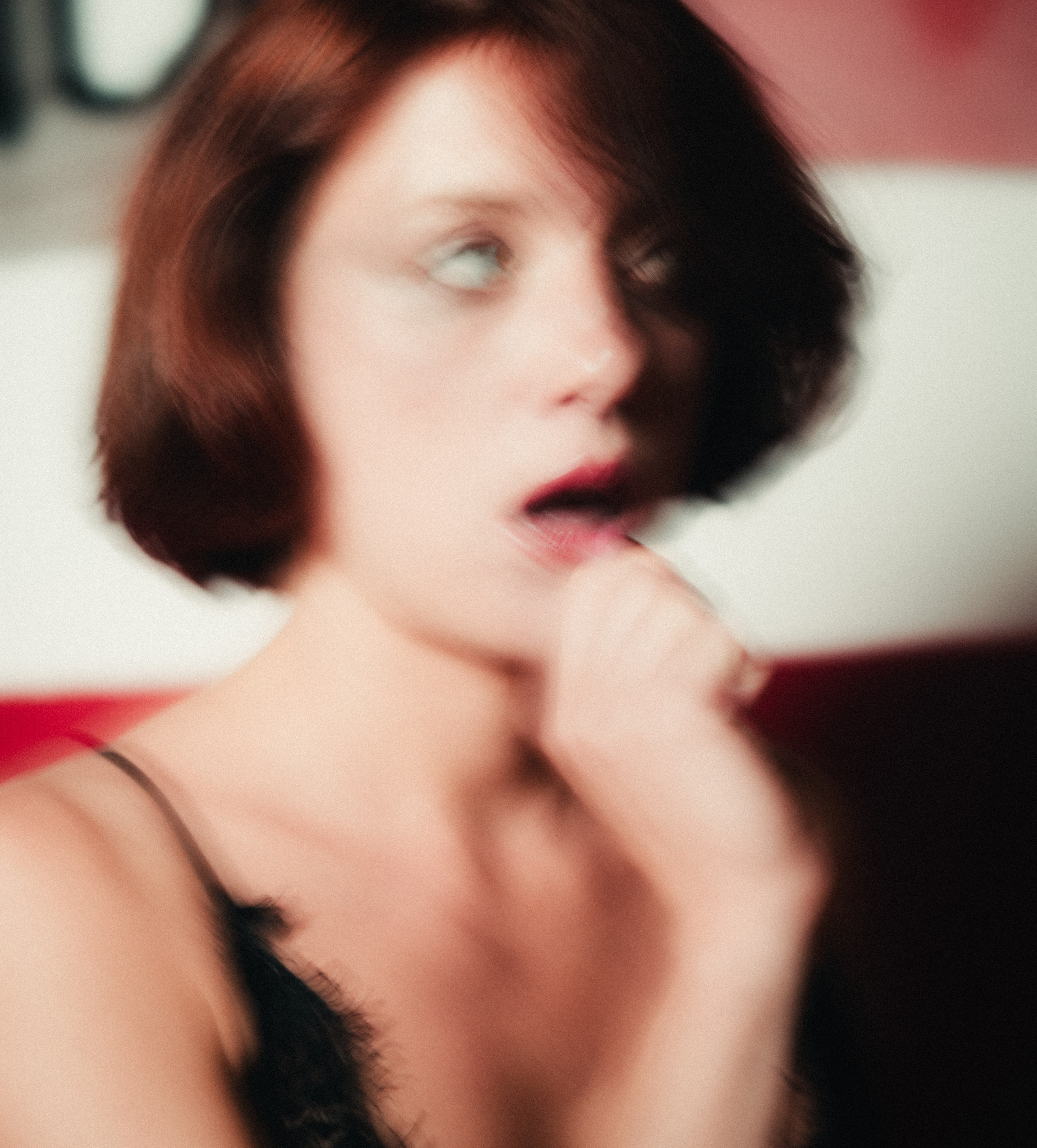 Des millions pour vos bombes des miettes pour nos vies. Фотограф Париж / Photographer Paris