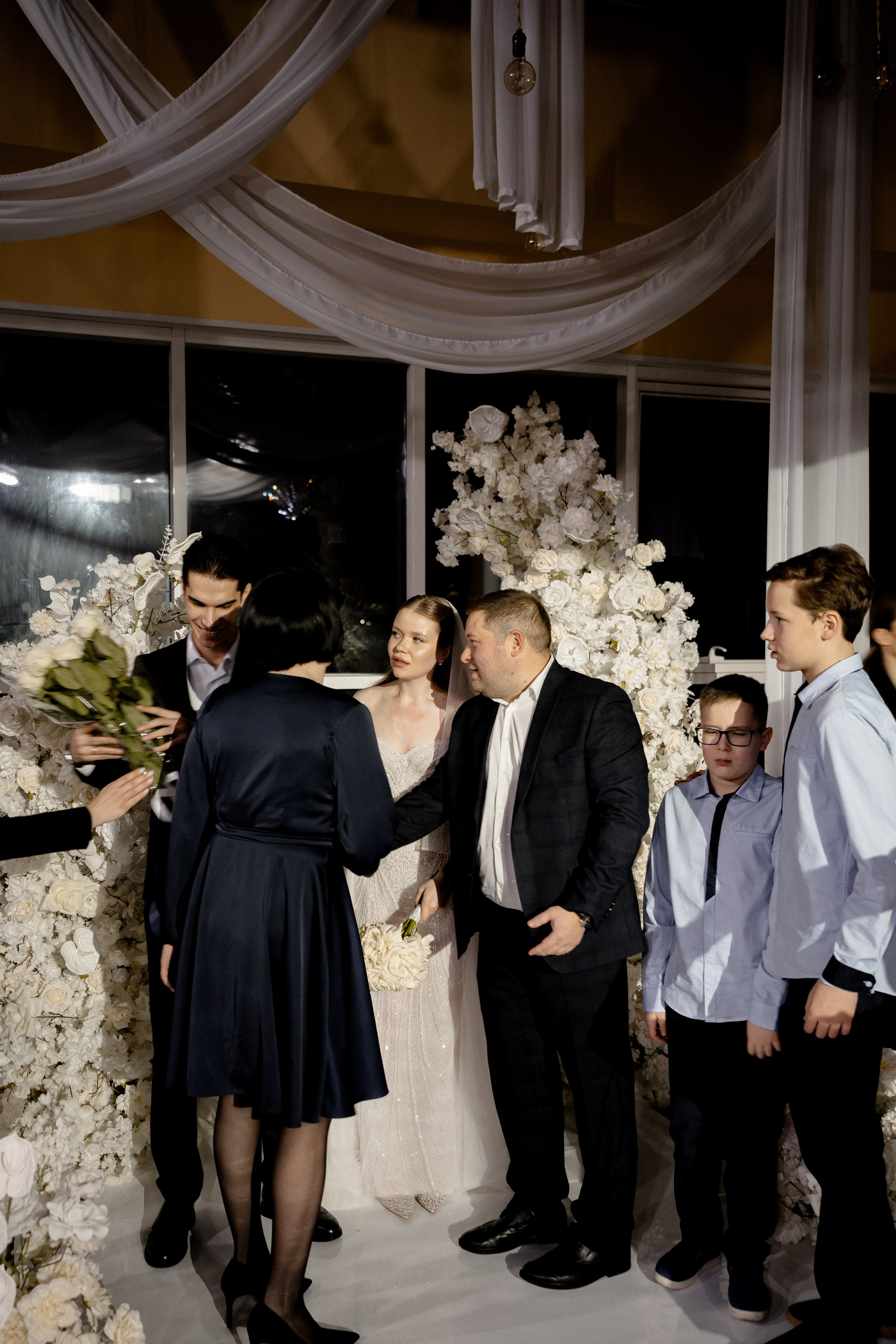 СВАДЕБНАЯ СЬЕМКА СБОРОВ В ОТЕЛЕ И ВЫЕЗД НА ЦЕРЕМОНИЮ (СНЯТО В СИБИРЕ В НИЖНЕВАРТОВСКЕ). Профессиональный фотограф, Санкт-Петербург — Виктория Богомолова